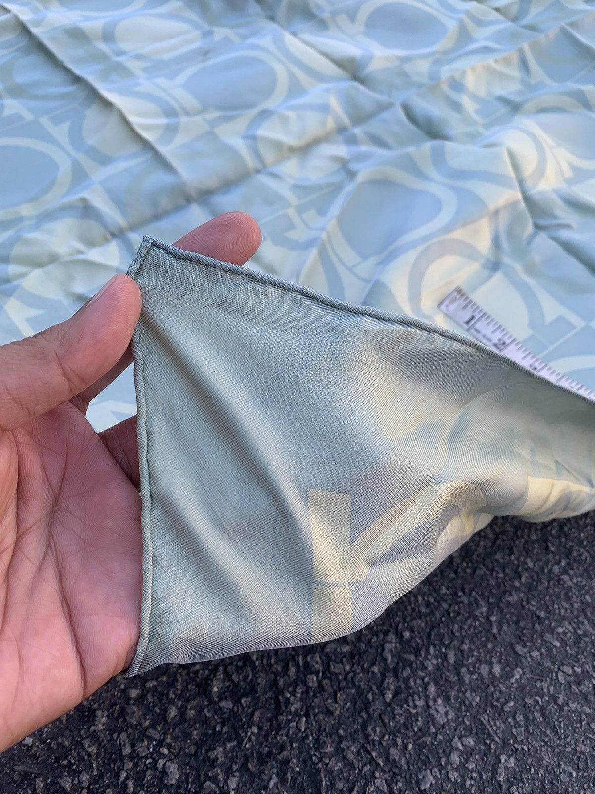 Salvatore Ferragamo × Vintage Vintage Salvatore Ferragamo Scarf Silk Size ONE SIZE - 6 Thumbnail