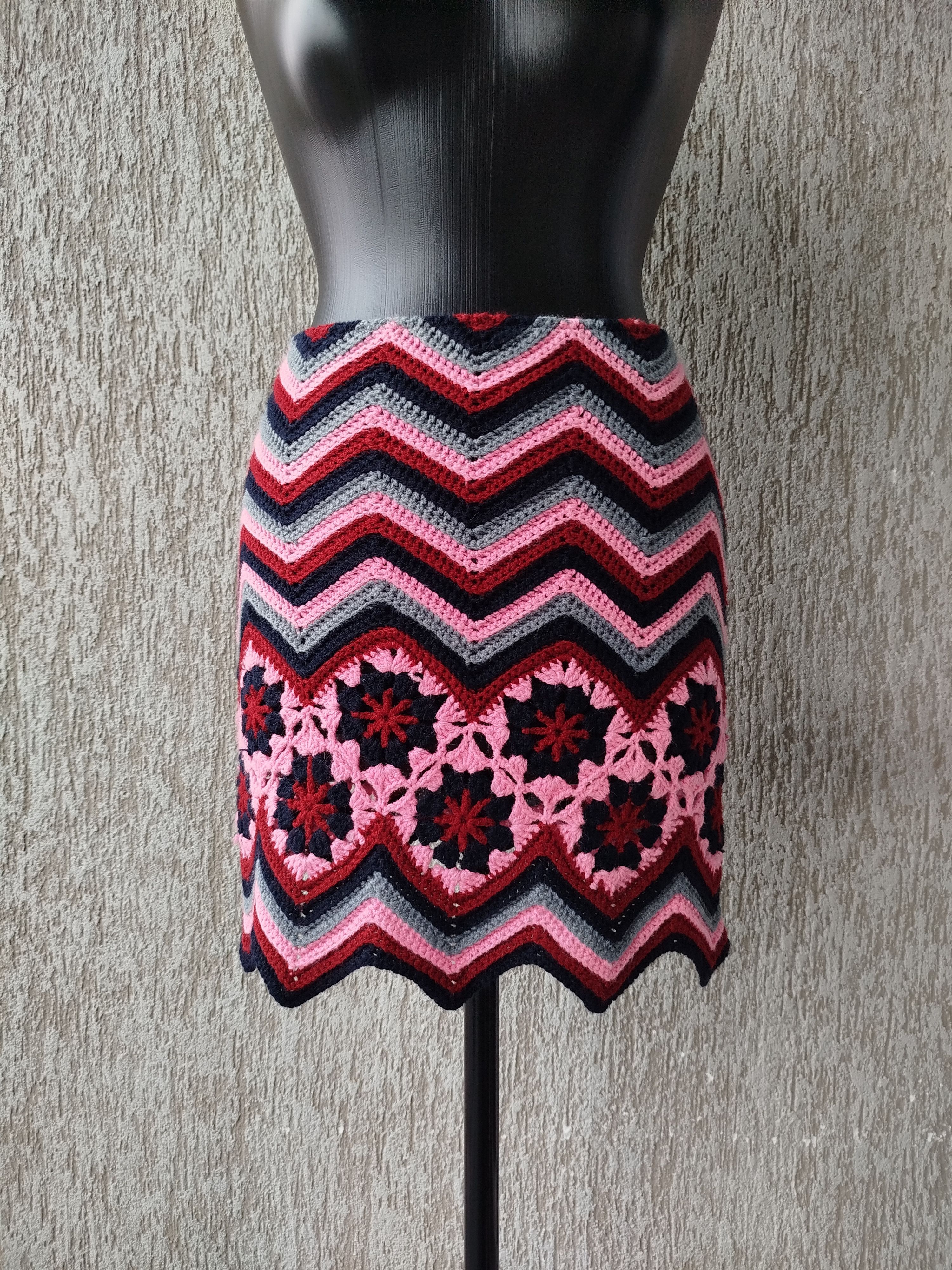 Custo Barcelona Mini Skirt Crochet ZigZag Granny Square Vintage Y2K Size S Size 27" / US 4 / IT 40 - 2 Thumbnail