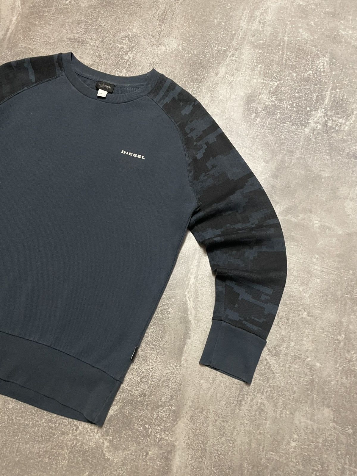 Diesel Vintage Diesel Sweatshirt Crewneck Size US S / EU 44-46 / 1 - 5 Thumbnail