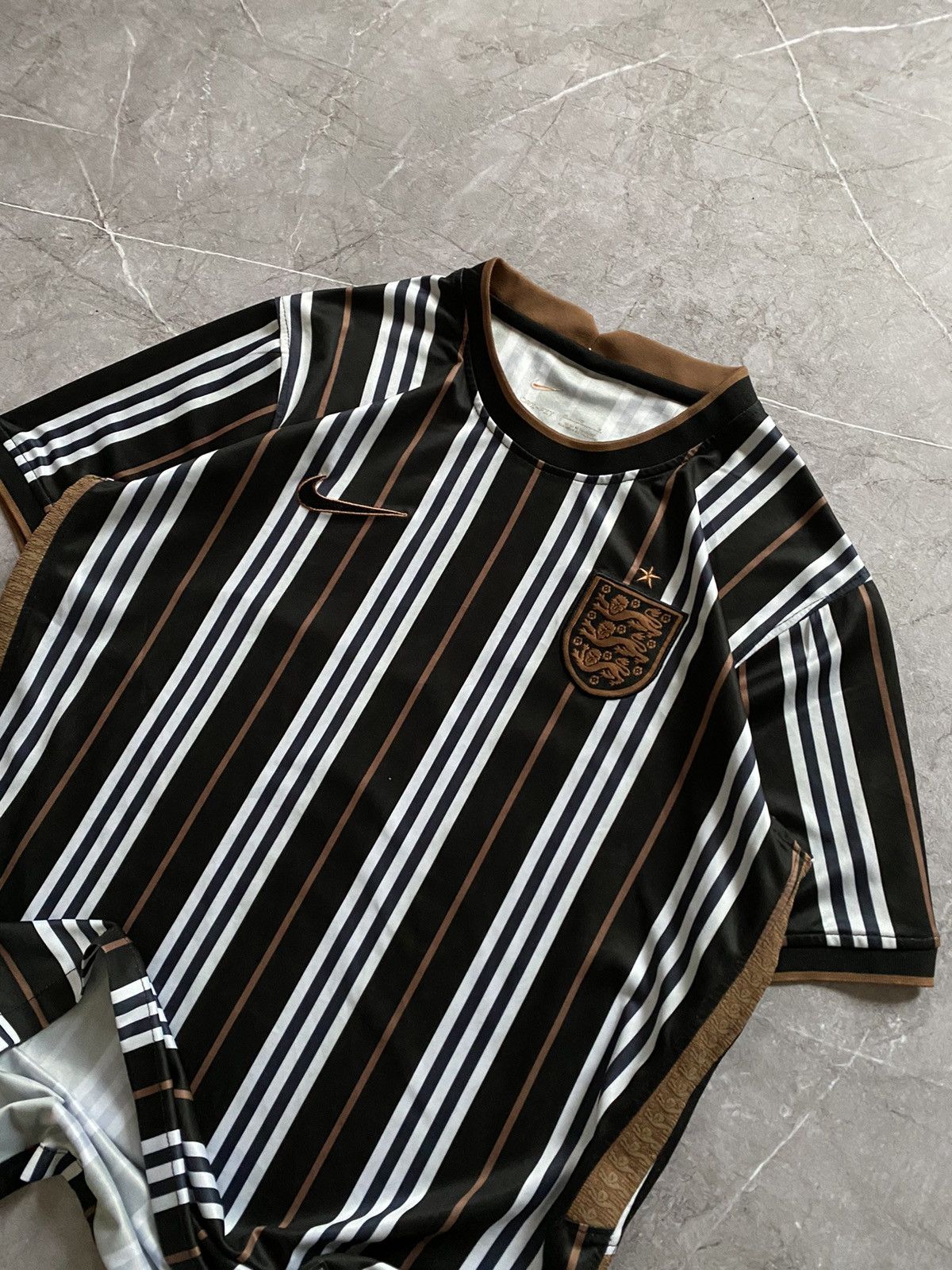 Nike × Vintage Rare 2021 Nike England & Burberry Concept Soccer Jersey Y2K Size US M / EU 48-50 / 2 - 3 Thumbnail