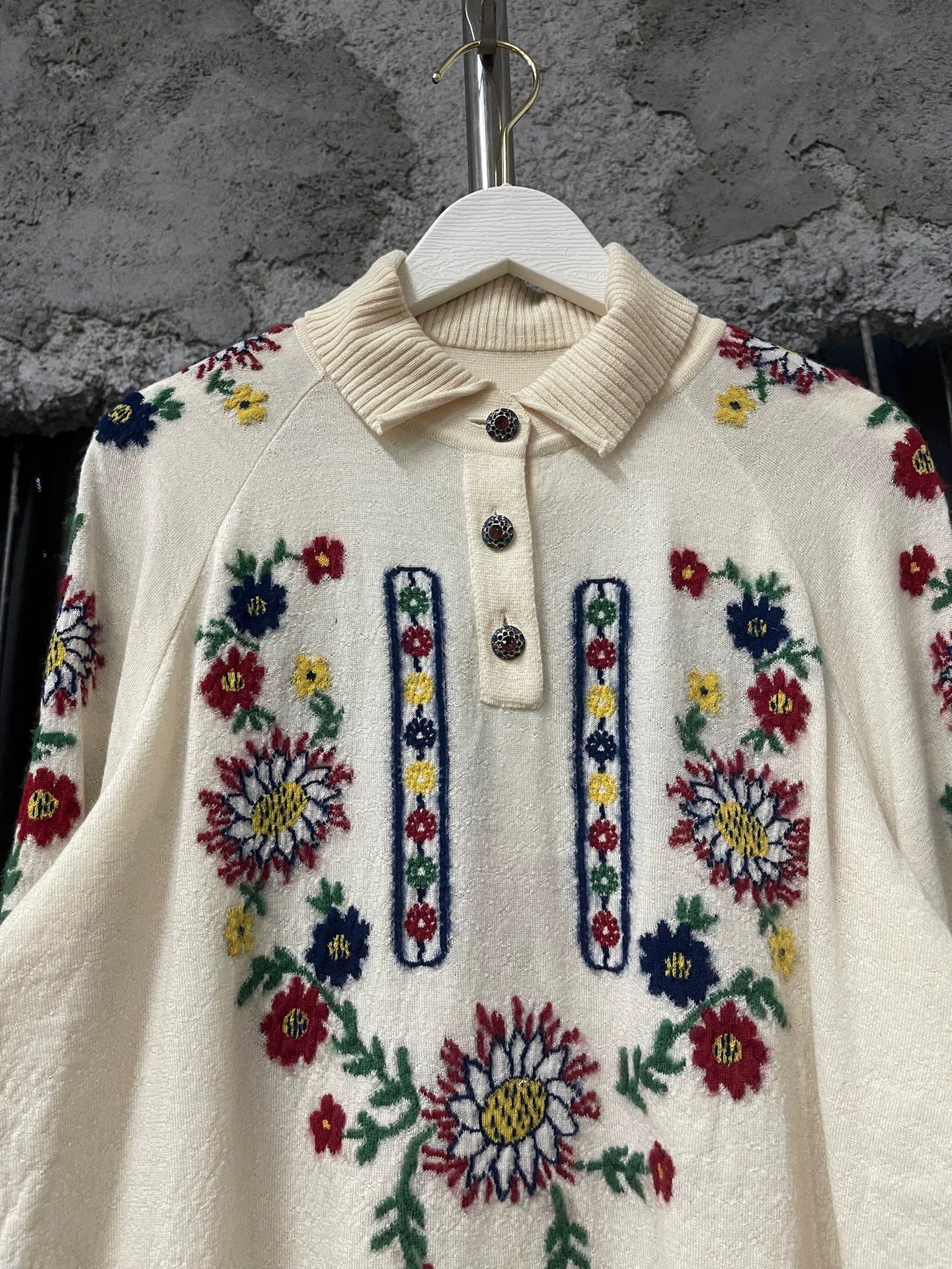 Chanel Chanel polo cashmere long-sleeve size 34 Size XXS / US 00 / IT 34 - 3 Thumbnail
