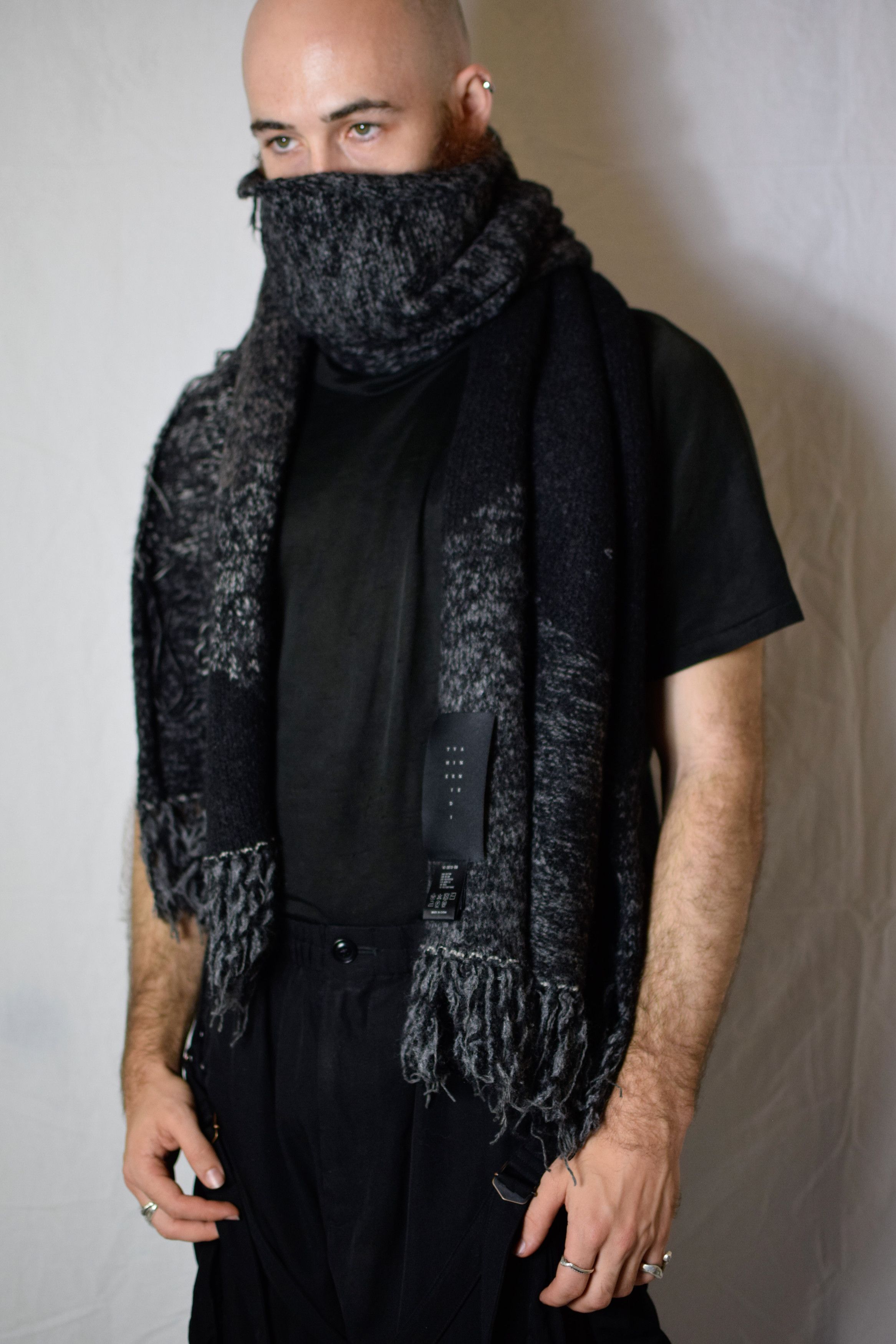 The Viridi-anne TVA AW23 Grunge Muffler - VI-3678-09 Size ONE SIZE - 4 Thumbnail