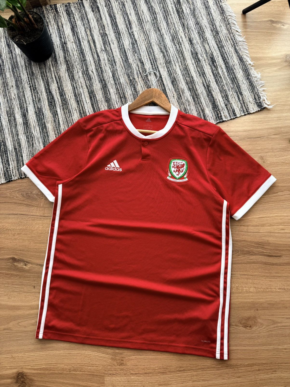 Adidas WALES 2018 2019 HOME FOOTBALL SHIRT SOCCER JERSEY ADIDAS Size US L / EU 52-54 / 3 - 1 Thumbnail