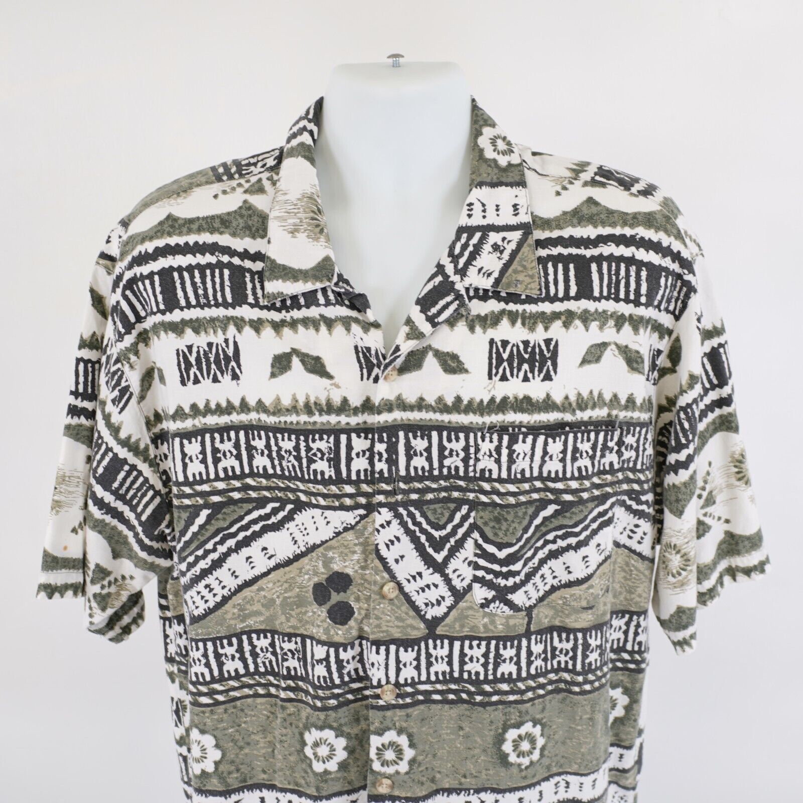 Vintage Red Turtle XL Aztec Patern Green Tan Cream Collared Hawaiian Size US XL / EU 56 / 4 - 1 Thumbnail