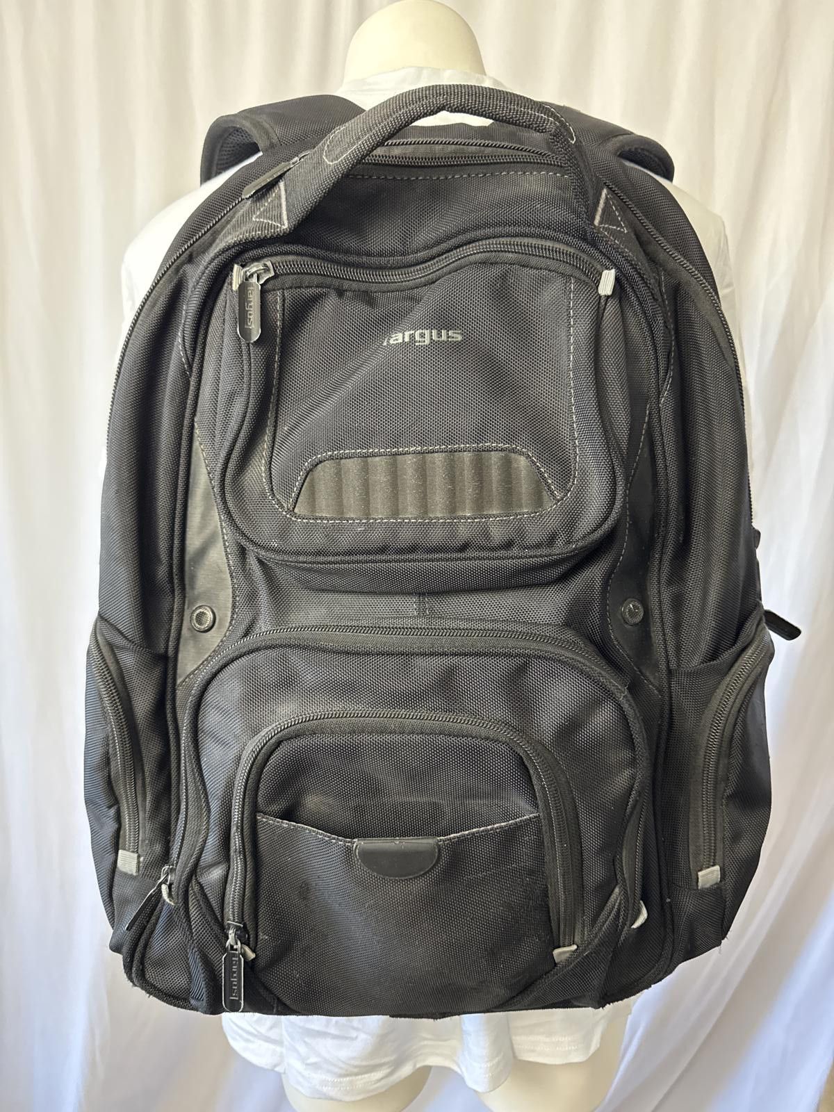 Designer Targus Dual Compartment Backpack - Spacious & Durable Size ONE SIZE - 1 Thumbnail