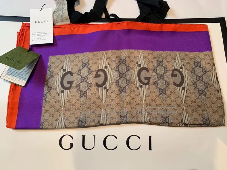 Gucci Guicci Printed Mulberry Silk Scarf Size ONE SIZE - 2 Thumbnail