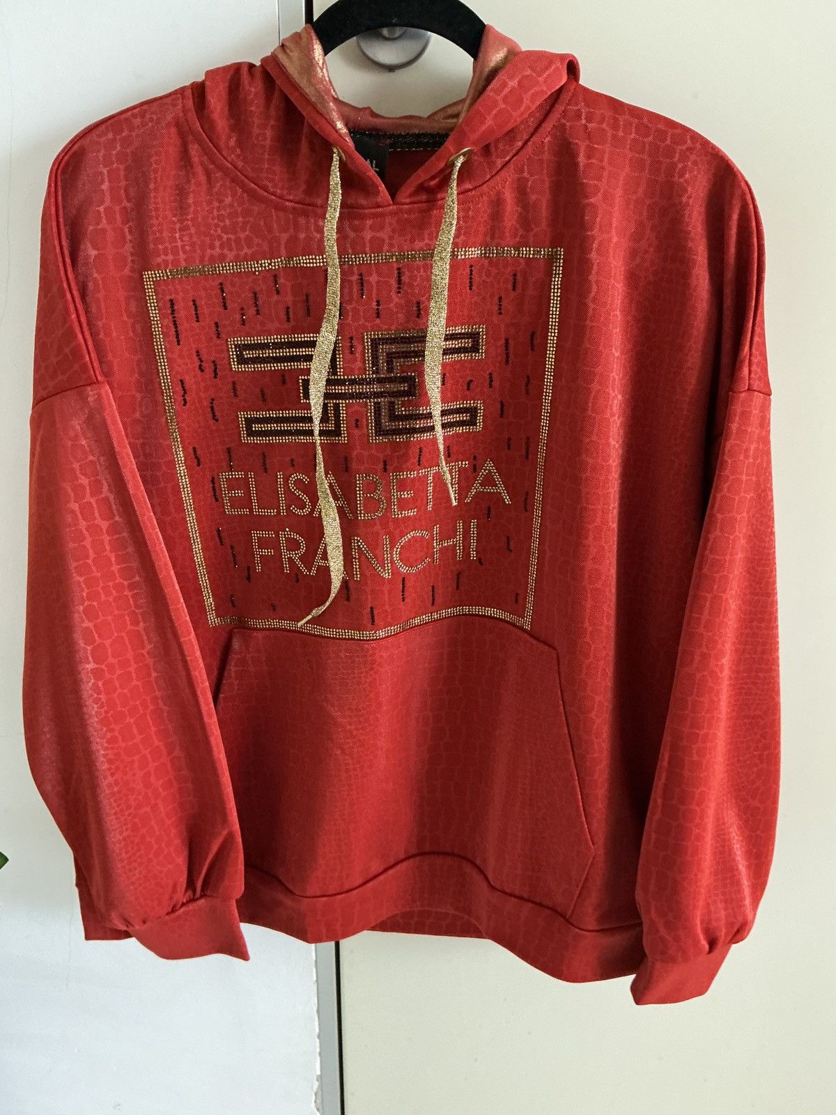 Other Luxury‑Vibe Red Hoodie w/ Gold Accents / size M Size M / US 6-8 / IT 42-44 - 1 Thumbnail
