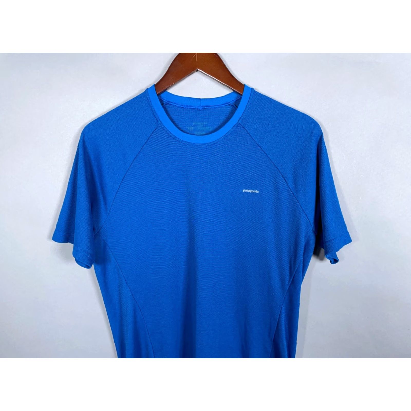 Patagonia Patagonia T-Shirt Base Layer Adult Medium Blue Lightweight Outdoors Hiking Short Sleeve Crew Neck Pullover Men Regular Polyester Spandex Size US M / EU 48-50 / 2 - 4 Thumbnail