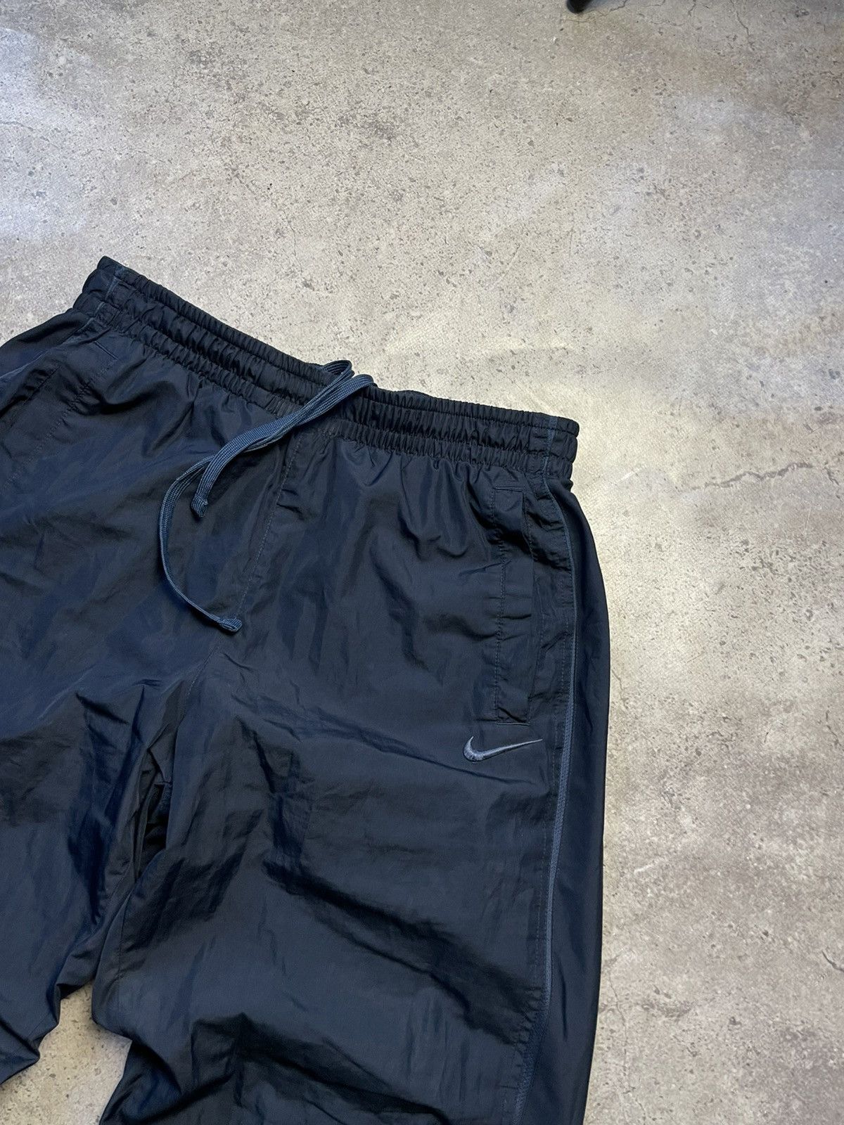 Nike Nike Vintage Nylon Pants Woven Sweatpants Baggy Japanese Y2K Size US 32 / EU 48 - 3 Thumbnail