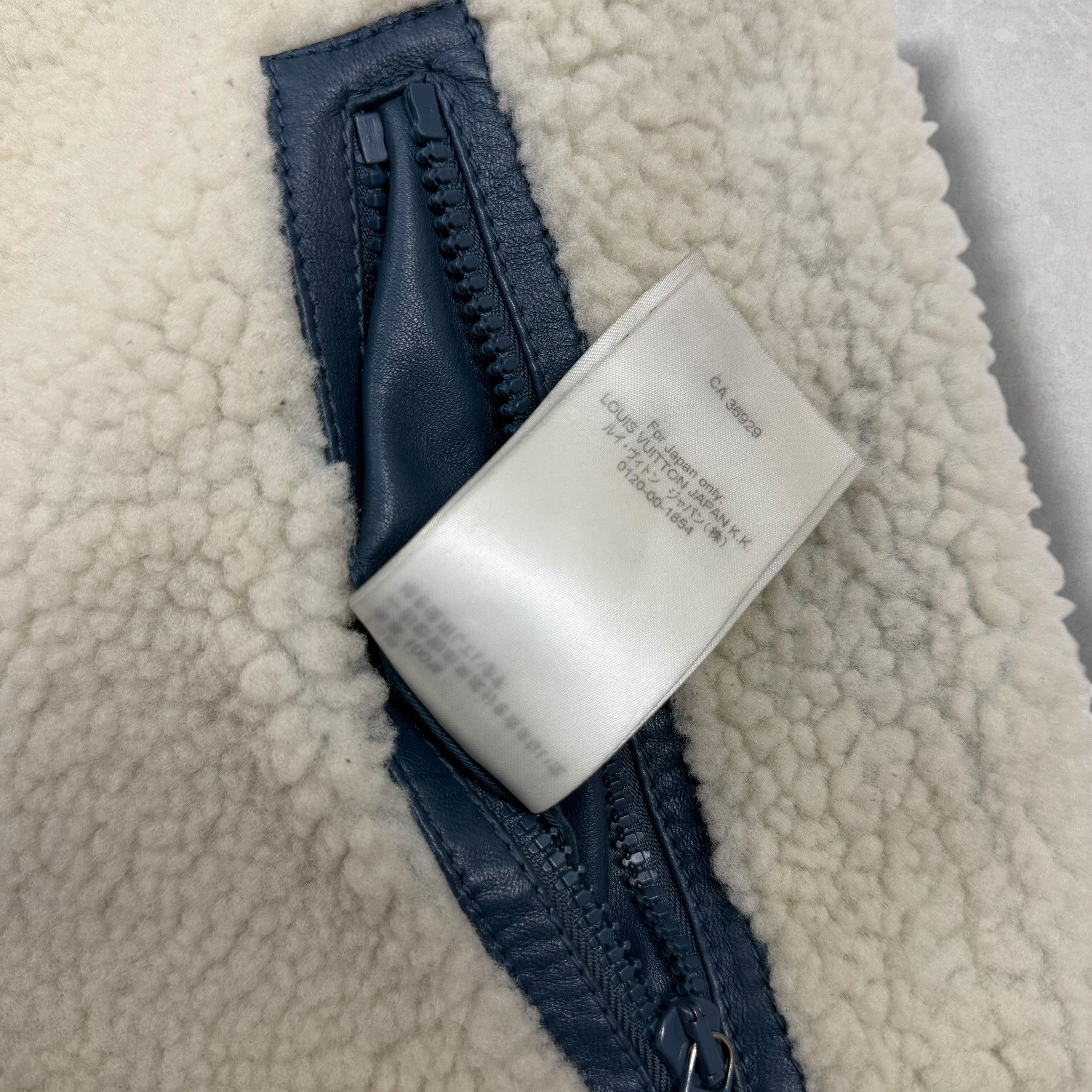 Louis Vuitton Louis Vuitton Reversible Shearling Gilet 46 (S) Size US S / EU 44-46 / 1 - 11 Thumbnail