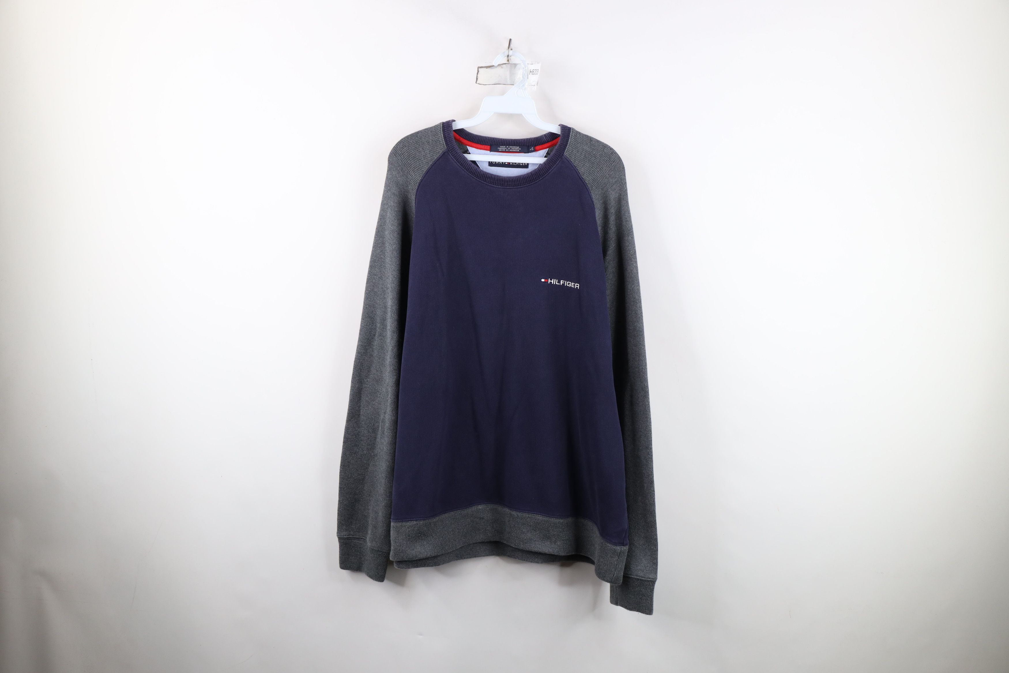 Tommy Hilfiger Vintage Tommy Hilfiger Spell Out Raglan Crewneck Sweatshirt Size US L / EU 52-54 / 3 - 1 Thumbnail