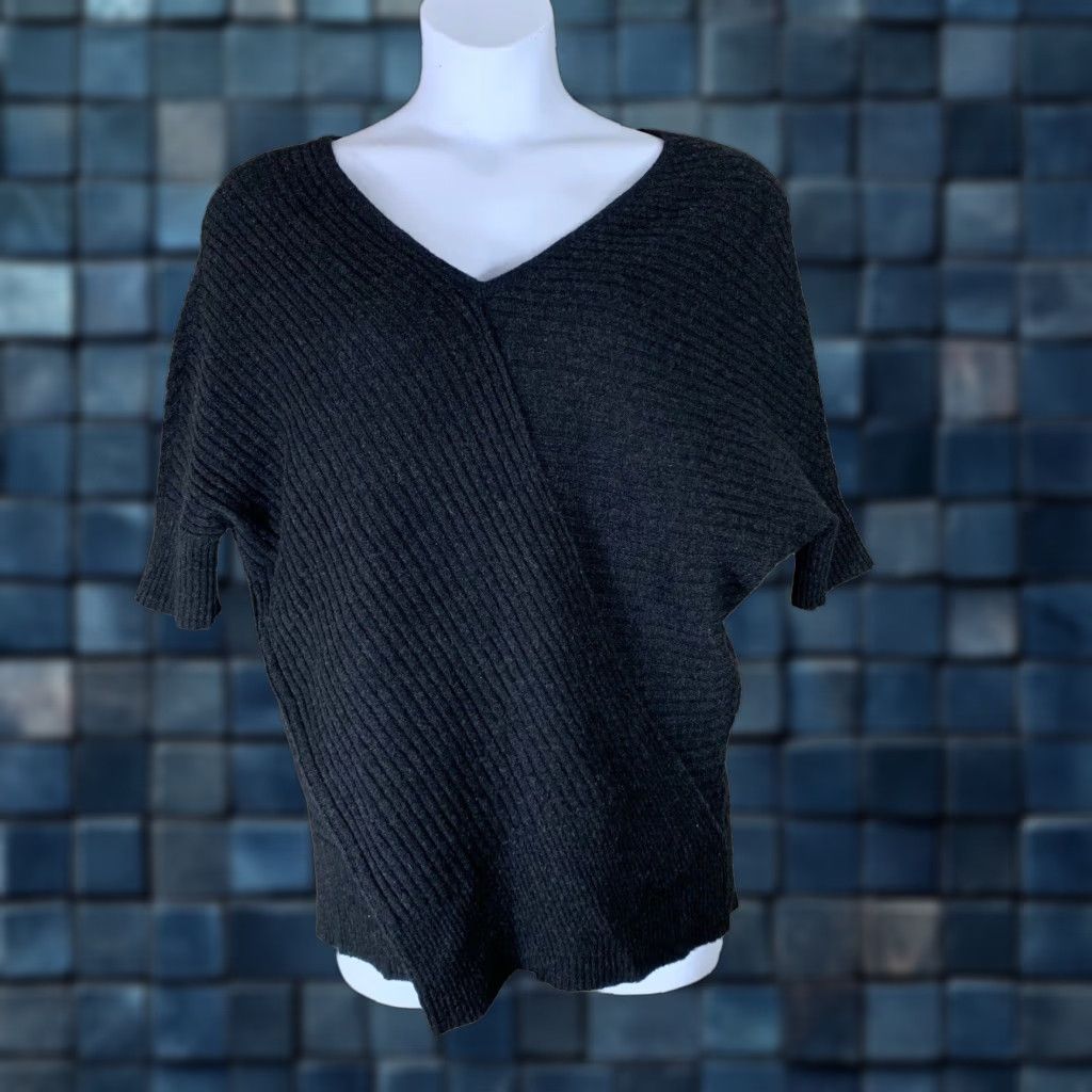 Vince Women's Cashmere Sweater Short Sleeve V-Neck Knit Pullover