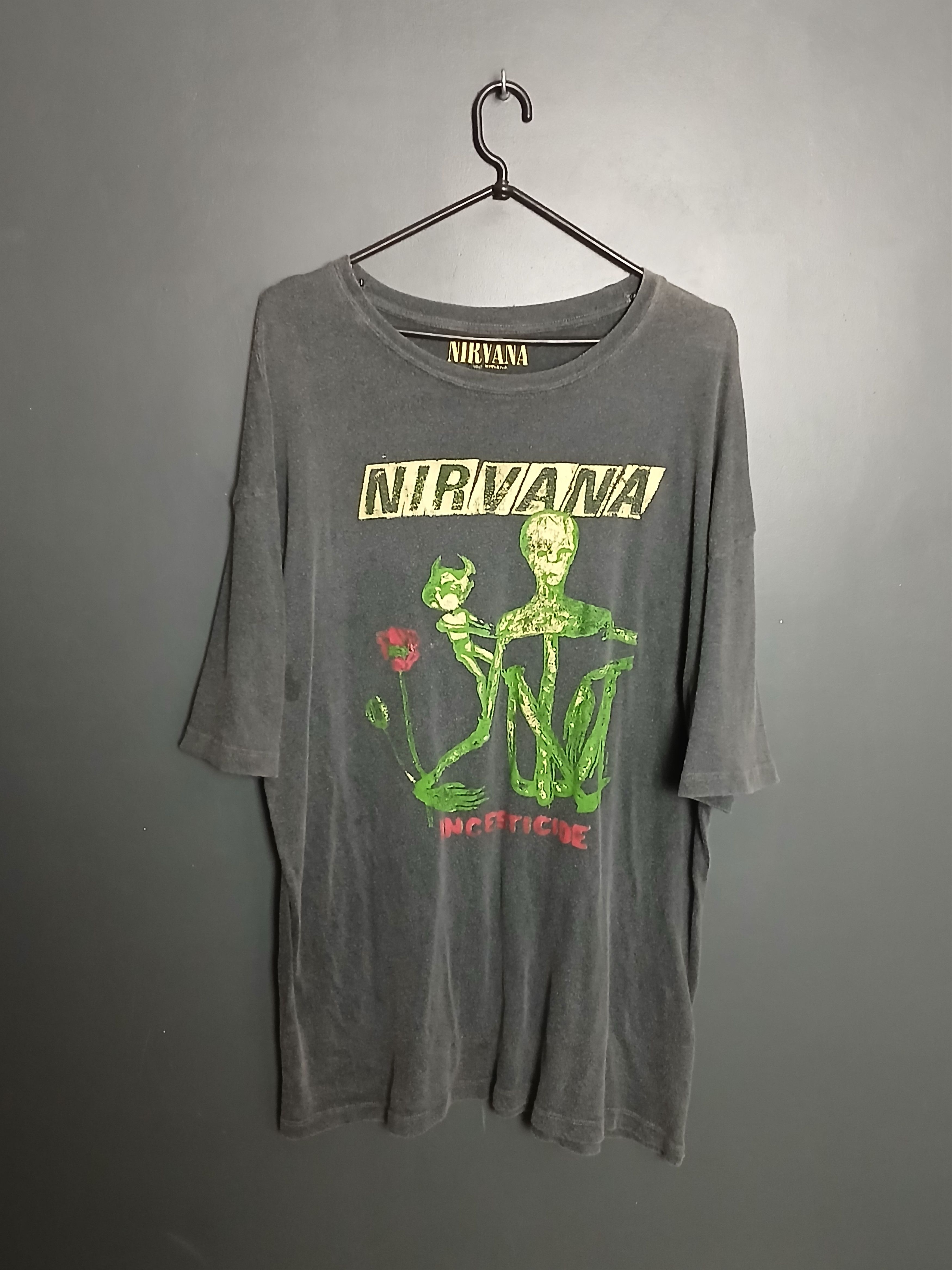 Nirvana × Vintage Vintage Nirvana Incesticide T-Shirt Size US L / EU 52-54 / 3 - 1 Thumbnail