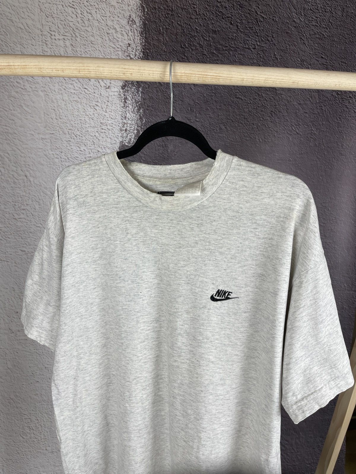 Nike Nike vintage 90s grey blank small logo tee shirt distressed Size US L / EU 52-54 / 3 - 3 Thumbnail