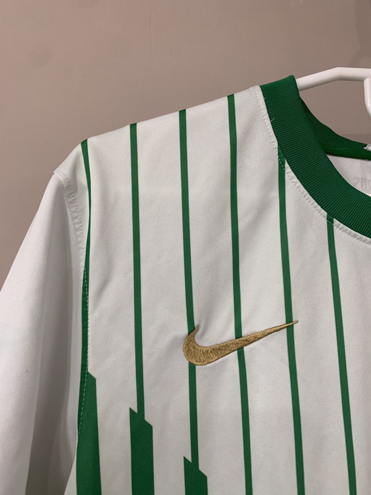 Nike Ferencvaros 2011/13 Home Football Shirt Nike Soccer Jersey M Size US M / EU 48-50 / 2 - 6 Thumbnail
