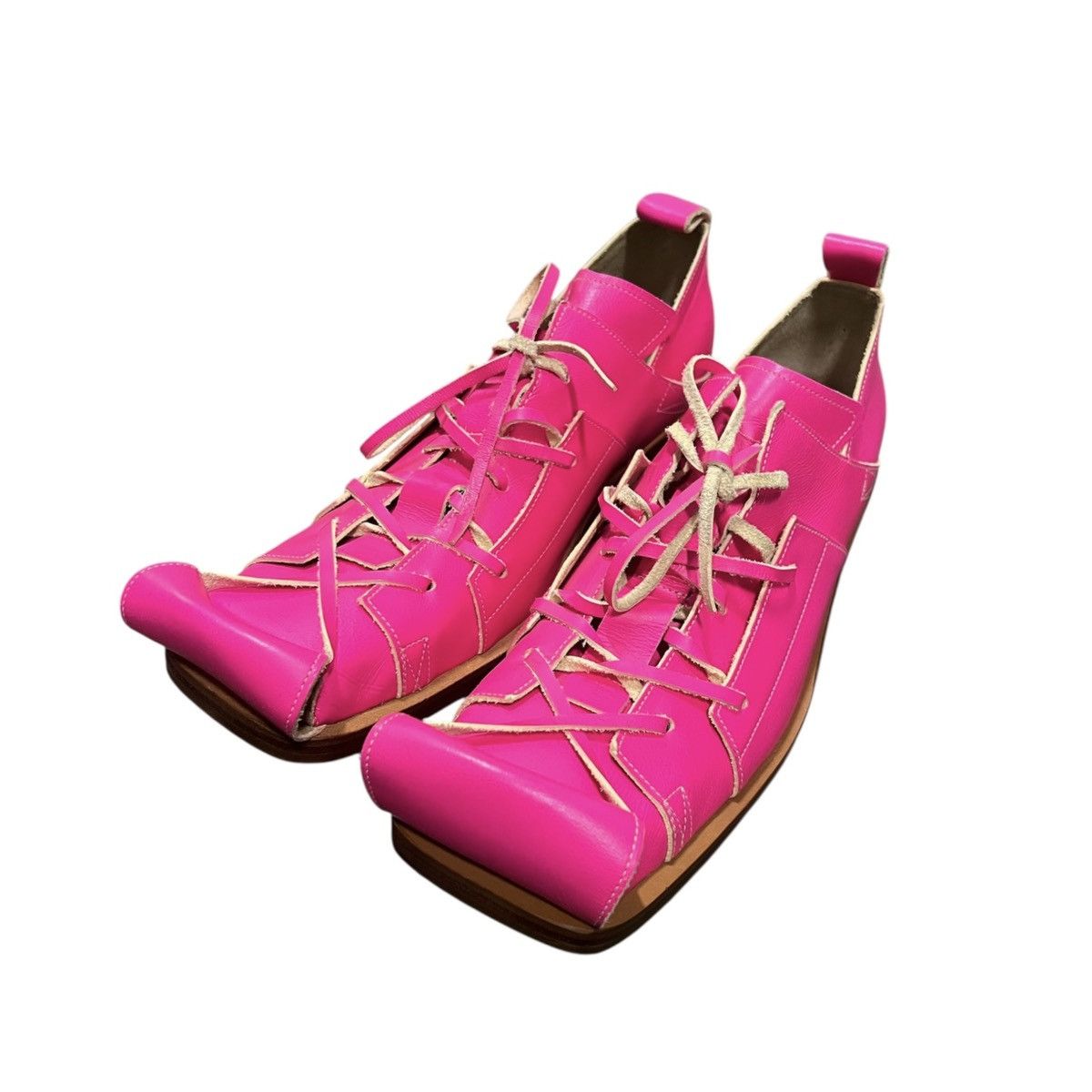 Beauty Beast Beauty beast pink scrolls Size US 9 / EU 42 - 1 Thumbnail