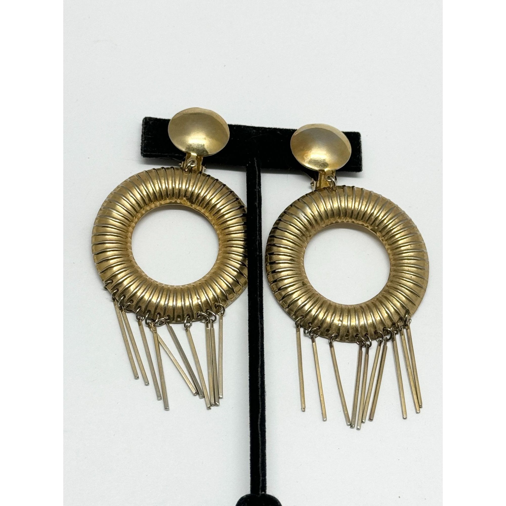 Vintage Vintage gold hoop tassel earrings Size ONE SIZE - 1 Thumbnail