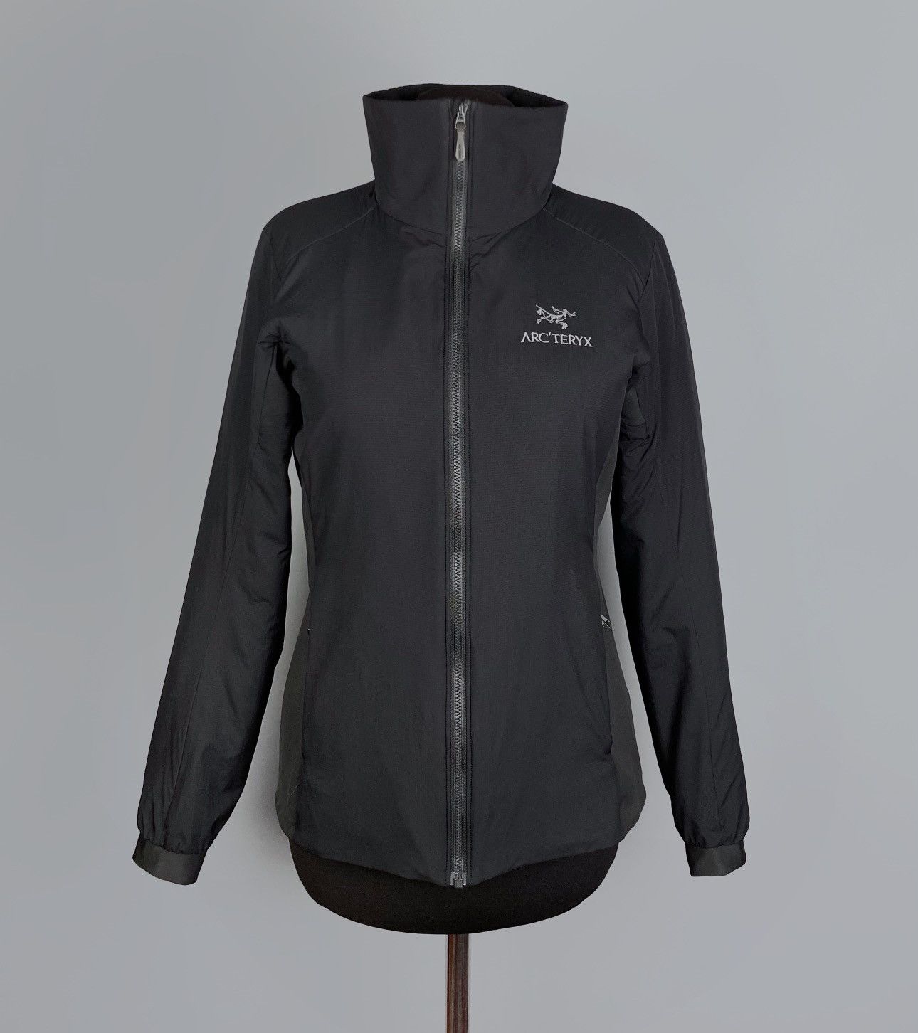 Arc'teryx Women's AW22 Arc'teryx Atom Jacket Black Insulated Size XS Size XS / US 0-2 / IT 36-38 - 6 Thumbnail