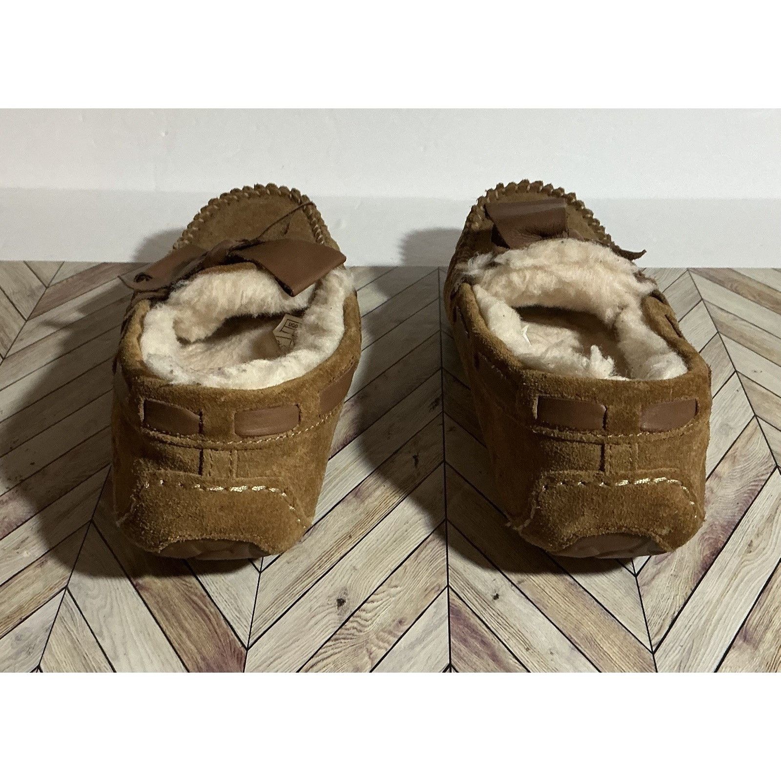 Ugg UGG Dakota Leather Bow Women Slipper Suede Chestnut US 7 Size US 7 / IT 37 - 4 Thumbnail
