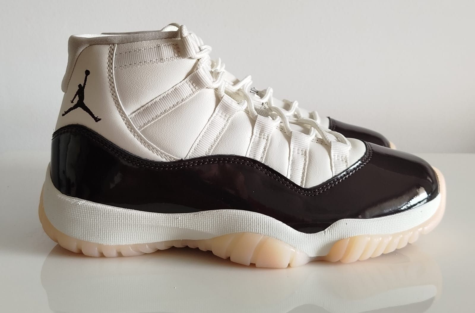 Jordan Brand Jordan 11 Retro Mid Neapolitan AR0715-101 Size US 7 / IT 37 - 1 Thumbnail
