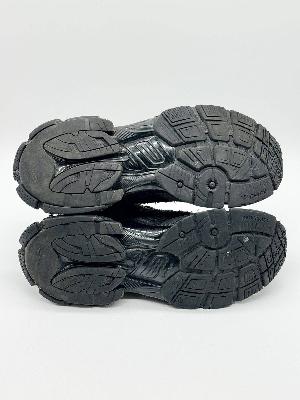 Balenciaga Size 8 - Balenciaga Runner Sneaker Black Matte Size US 8 / EU 41 - 6 Thumbnail