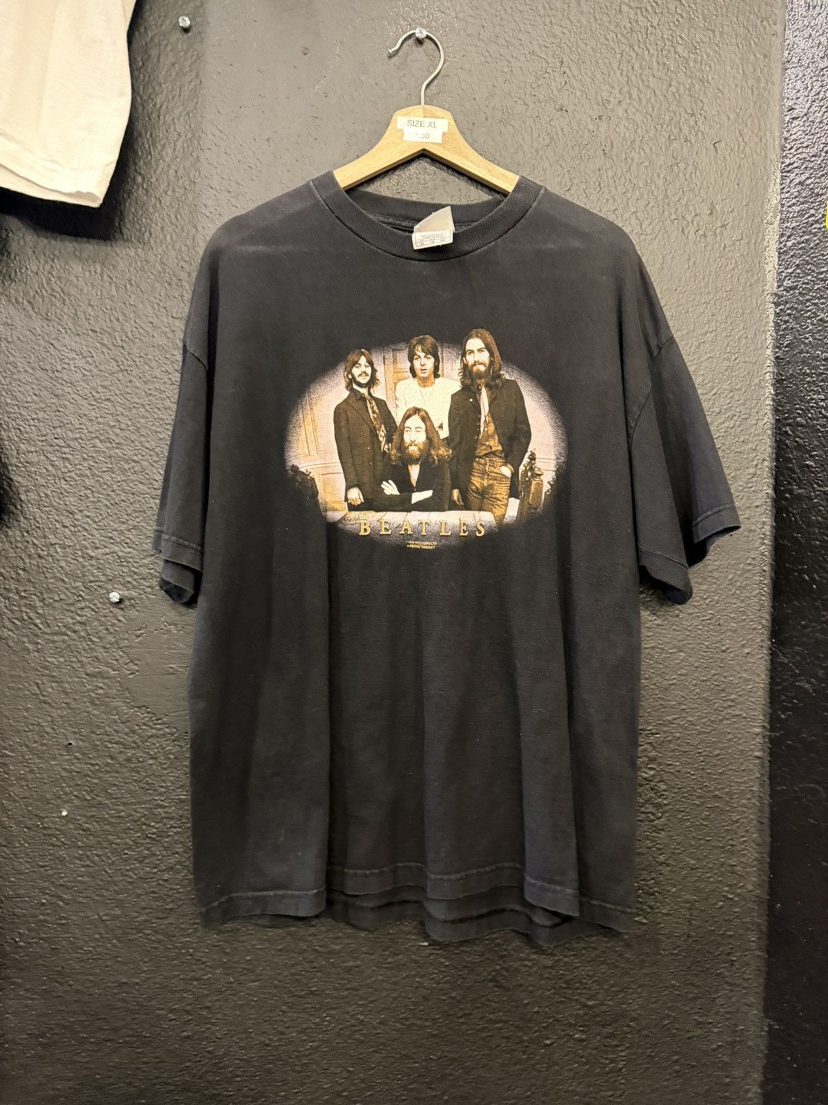 Vintage Vintage Beatles T Shirt Size US XL / EU 56 / 4 - 1 Thumbnail