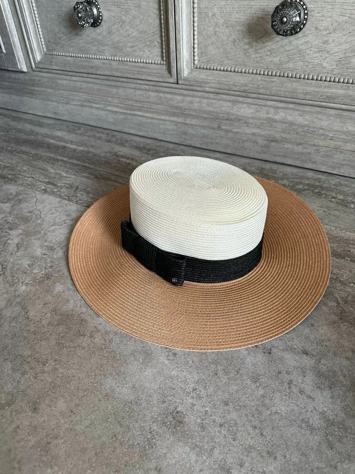 Gucci Gucci Color-Block Bow Straw Beach Hat. Size ONE SIZE - 1 Thumbnail