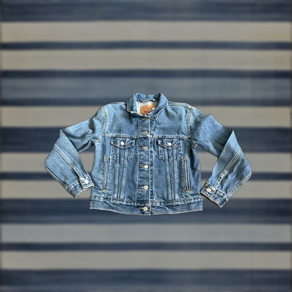 Levi's Levi's Original Denim Button Up Jean Trucker Jacket Women's Sz S Blue Size 28" / US 6 / IT 42 - 1 Thumbnail