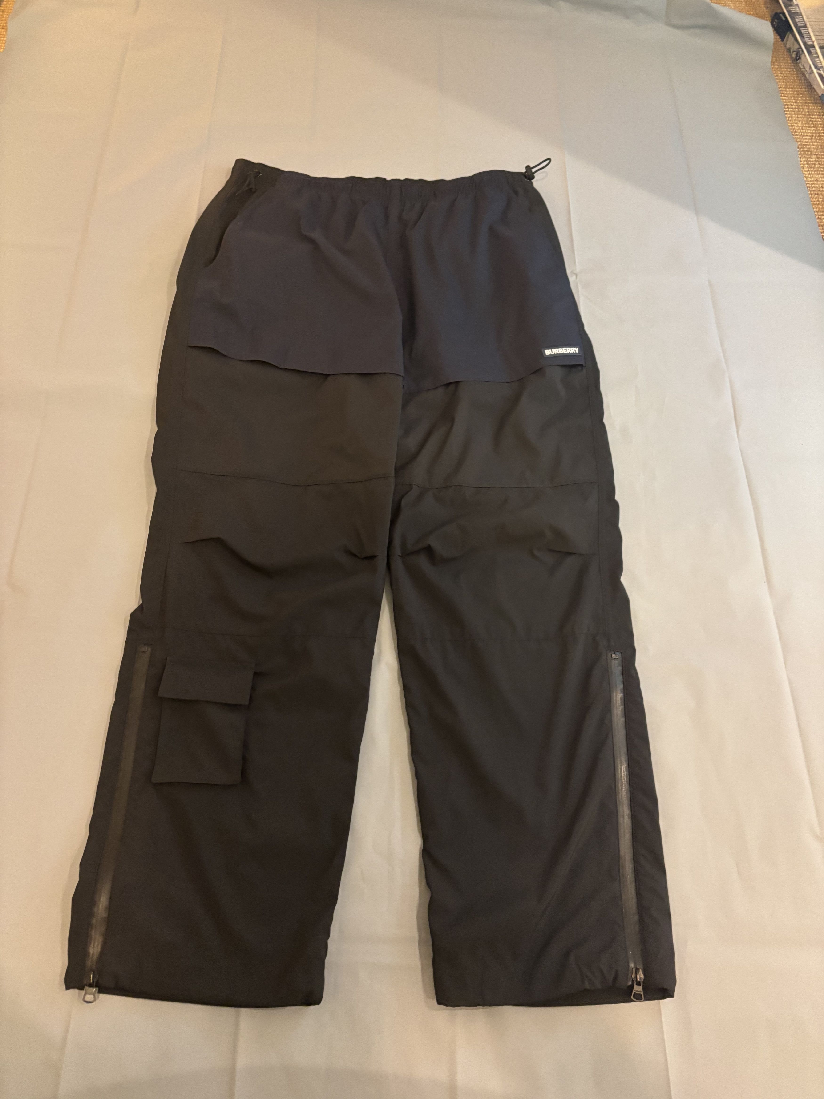 Burberry Pantalon jogging cargo Burberry noir en tbe Size US 32 / EU 48 - 3 Thumbnail