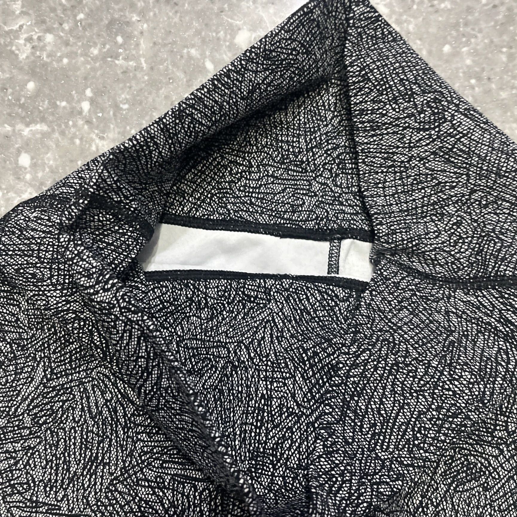 Lululemon **Lululemon Wunder Under Crop High Rise Legging Sz 6 Black & White** User: **Lululemon Wunder Under Crop High Rise 21” Legging Sz 6 Black & White** Size 28" / US 6 / IT 42 - 7 Thumbnail