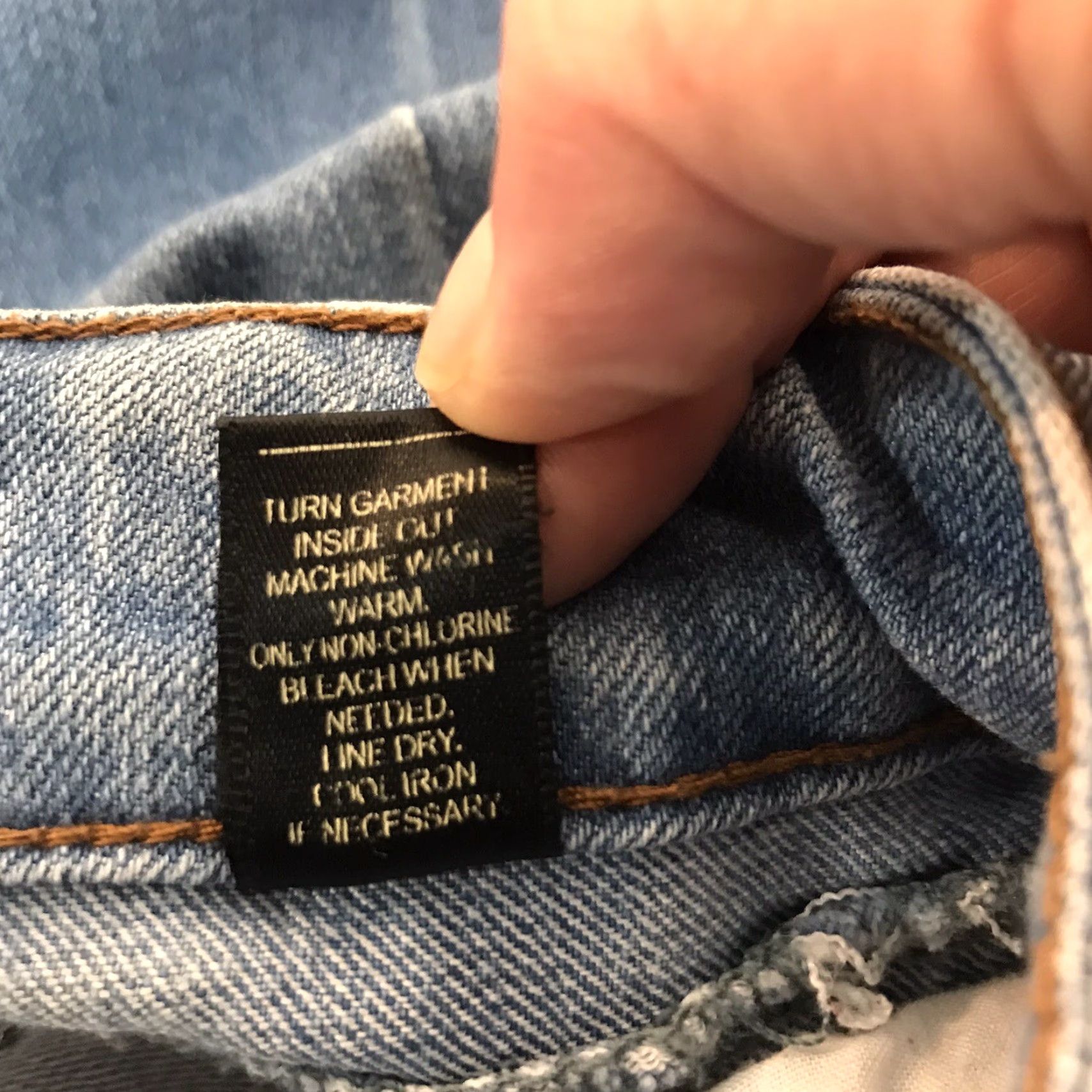 Vintage Cato Contemporary Light Wash Distressed Cropped Jeans Women Size 12 Size 34" / US 12 / IT 48 - 5 Thumbnail