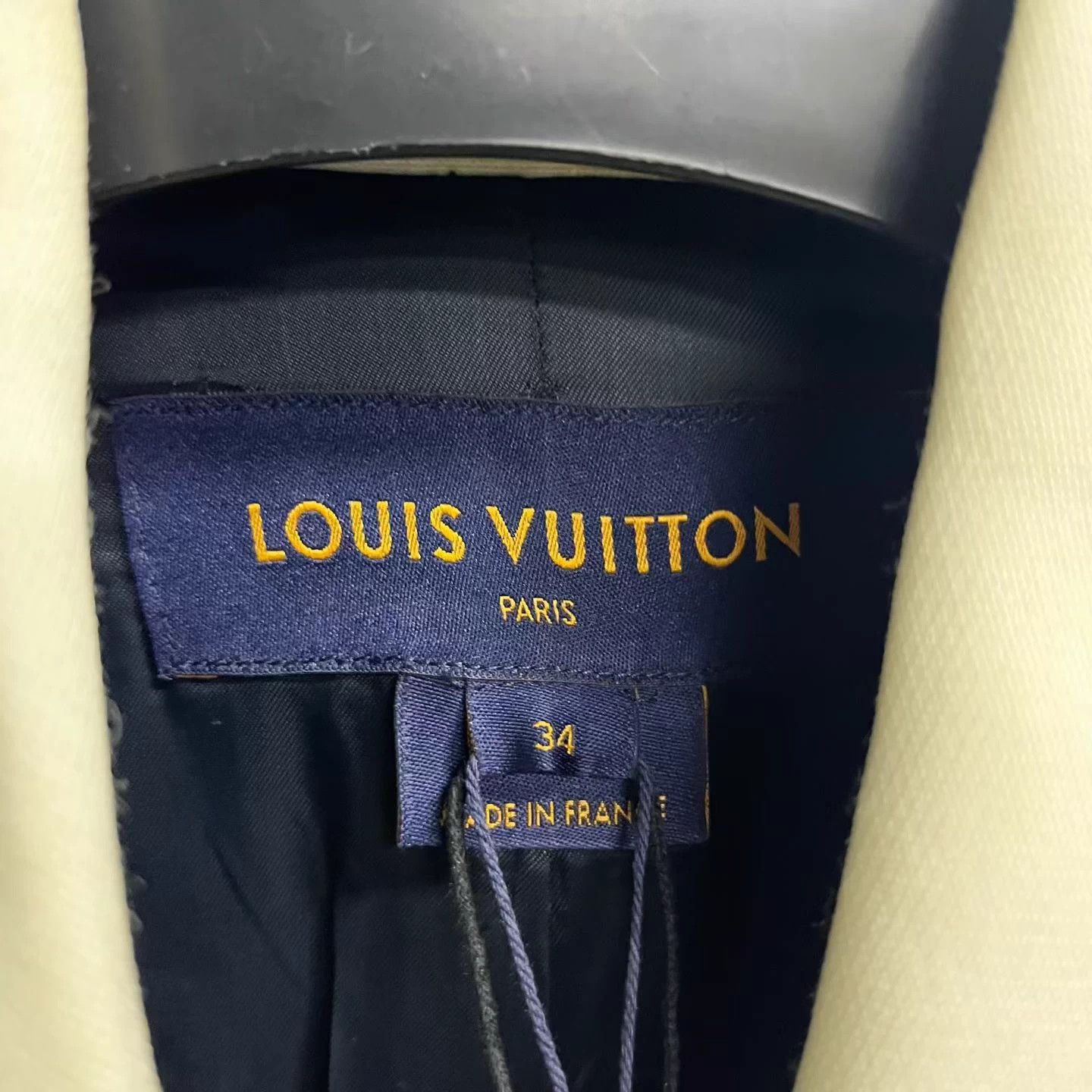 Louis Vuitton Louis Vuitton double-breasted lapel long-sleeved jacket Size S / US 4 / IT 40 - 4 Thumbnail