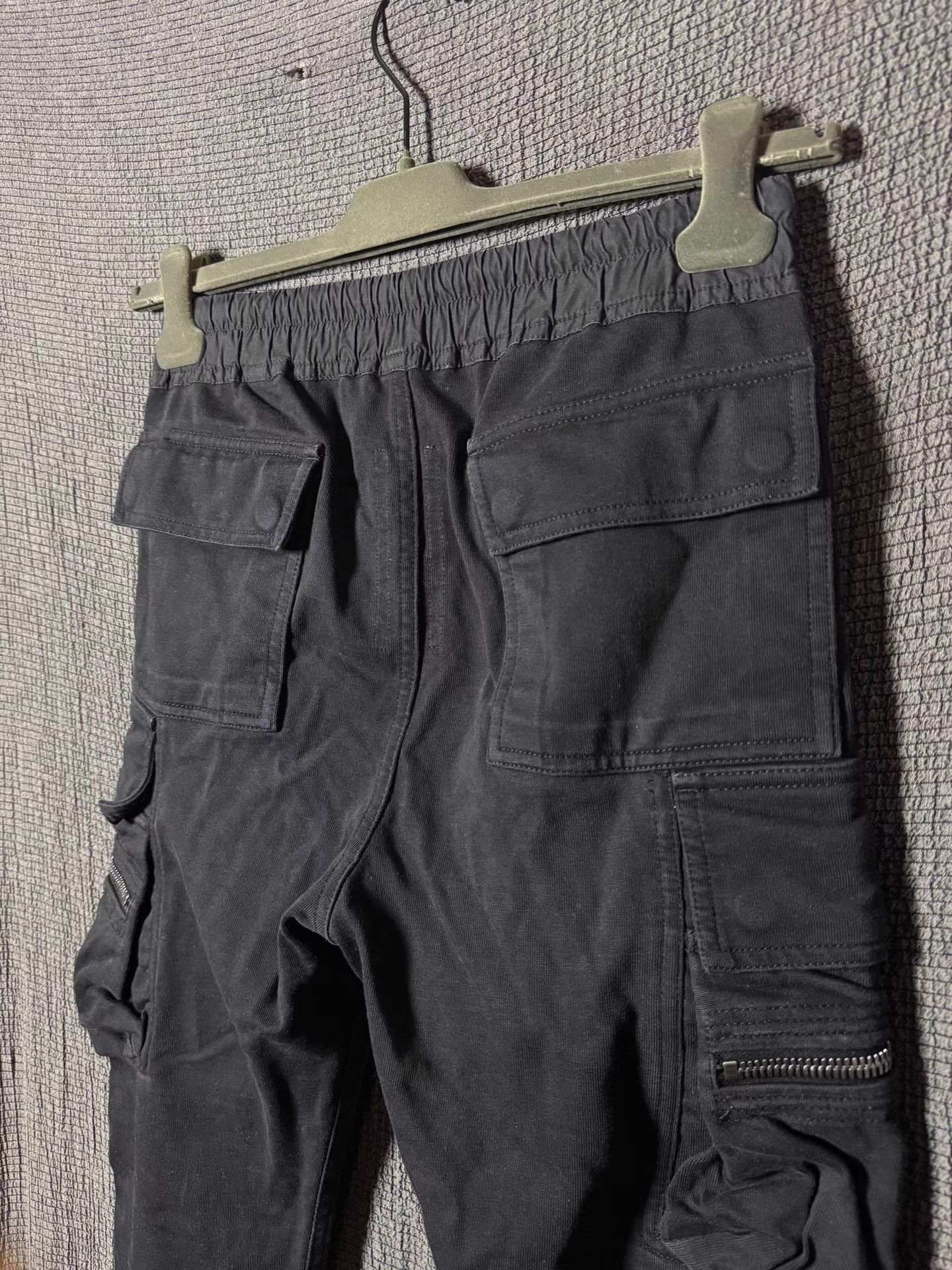 Rick Owens Rick Owens 18FW mainline multi-pocket drawstring joggers Size US 32 / EU 48 - 4 Thumbnail