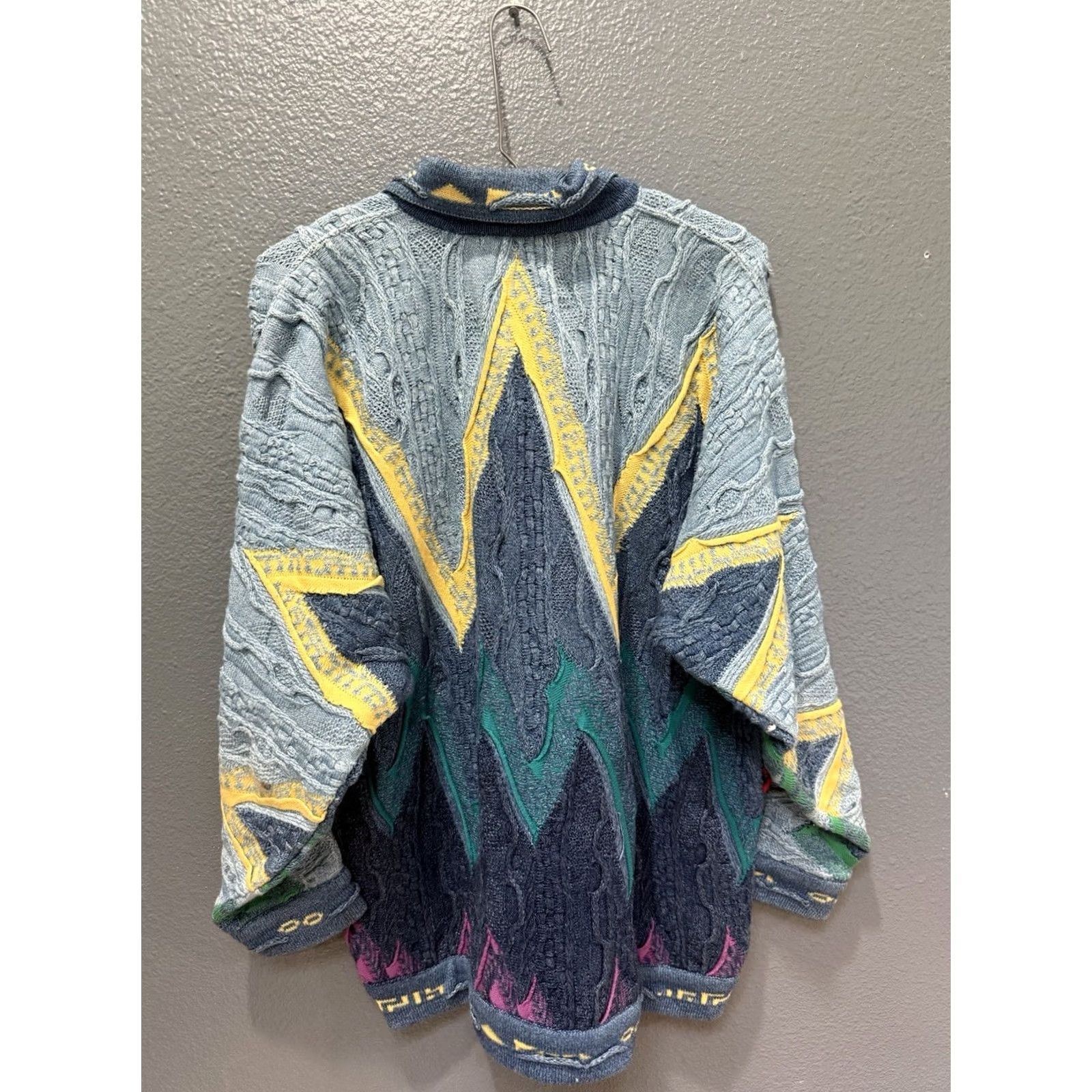 Coogi VINTAGE Coogi Blues 3D Knit Sweater Mens Pullover M 90s Size US M / EU 48-50 / 2 - 4 Thumbnail