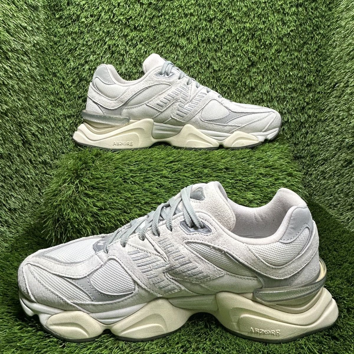 New Balance New Balnce “Sea Salt Concrete” Size US 11 / EU 44 - 2 Thumbnail