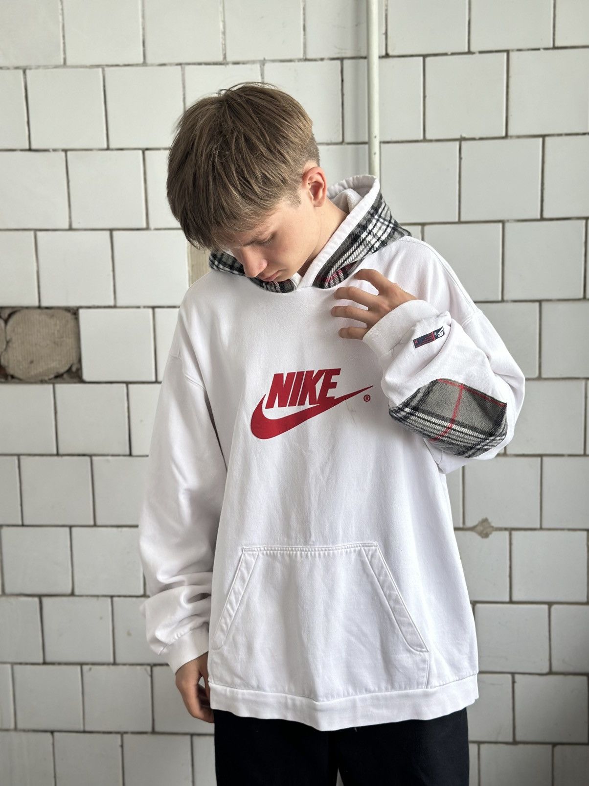 Japanese Brand × Nike Vintage Japanese Style Nike Custom Hoodie Big Logo Y2K 00s Size US XXL / EU 58 / 5 - 4 Thumbnail