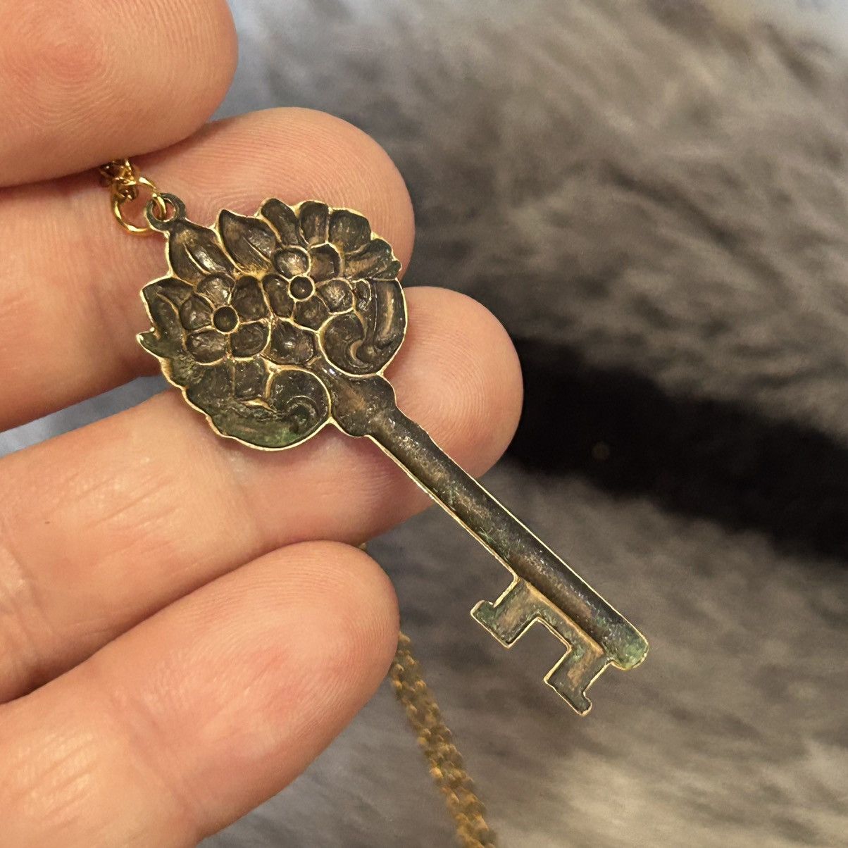 Vintage Handcrafted antique skeleton key pendant on chain necklace Size ONE SIZE - 6 Thumbnail