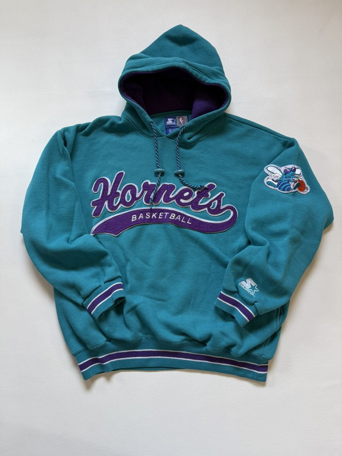 NBA Vintage Charlotte Hornets sweatshirt Size US M / EU 48-50 / 2 - 2 Thumbnail