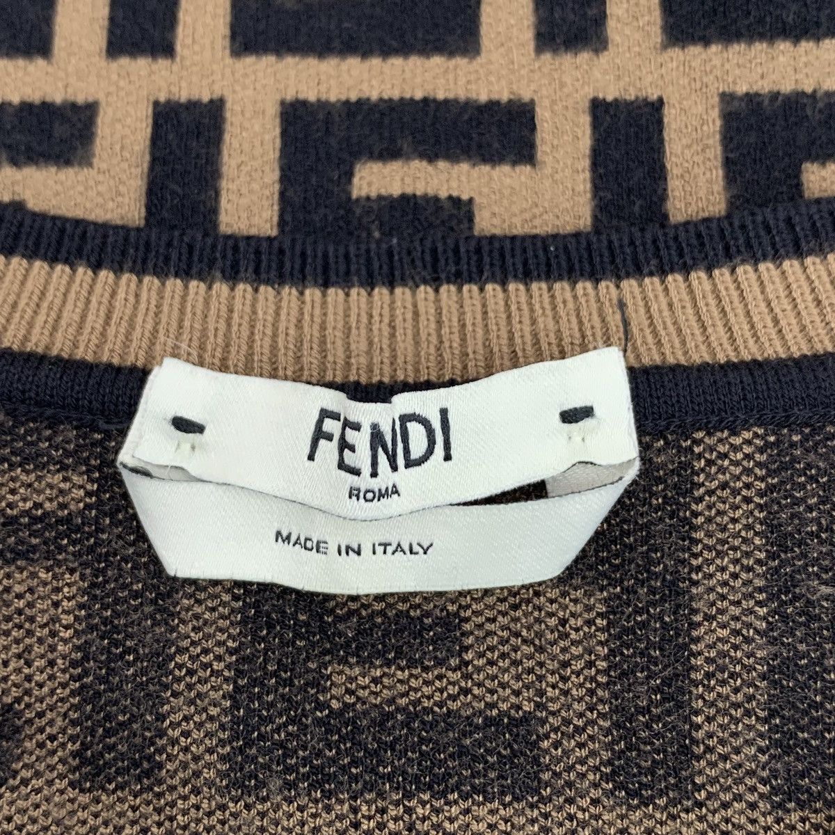 Fendi Fendi All-over Letter Logo Short Sleeve Knit Top K26WX Size XS / US 0-2 / IT 36-38 - 6 Thumbnail