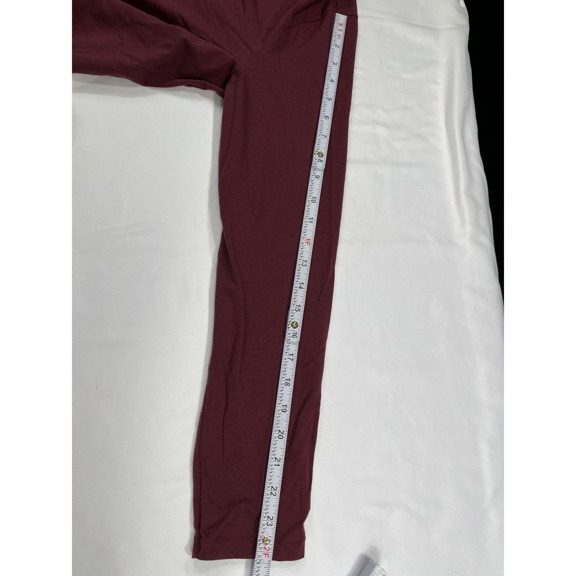 L.L. Bean L.L. Bean SKU 7687 Womens Long Sleeve T shirt Maroon Size XL Size XL / US 12-14 / IT 48-50 - 7 Thumbnail