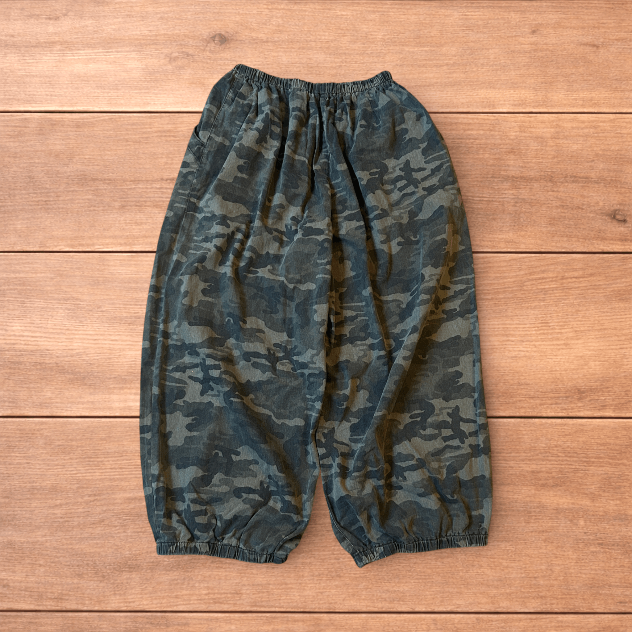 Japanese Brand Super baggy wide leg parachute joggers in army camo. Size US 34 / EU 50 - 2 Thumbnail
