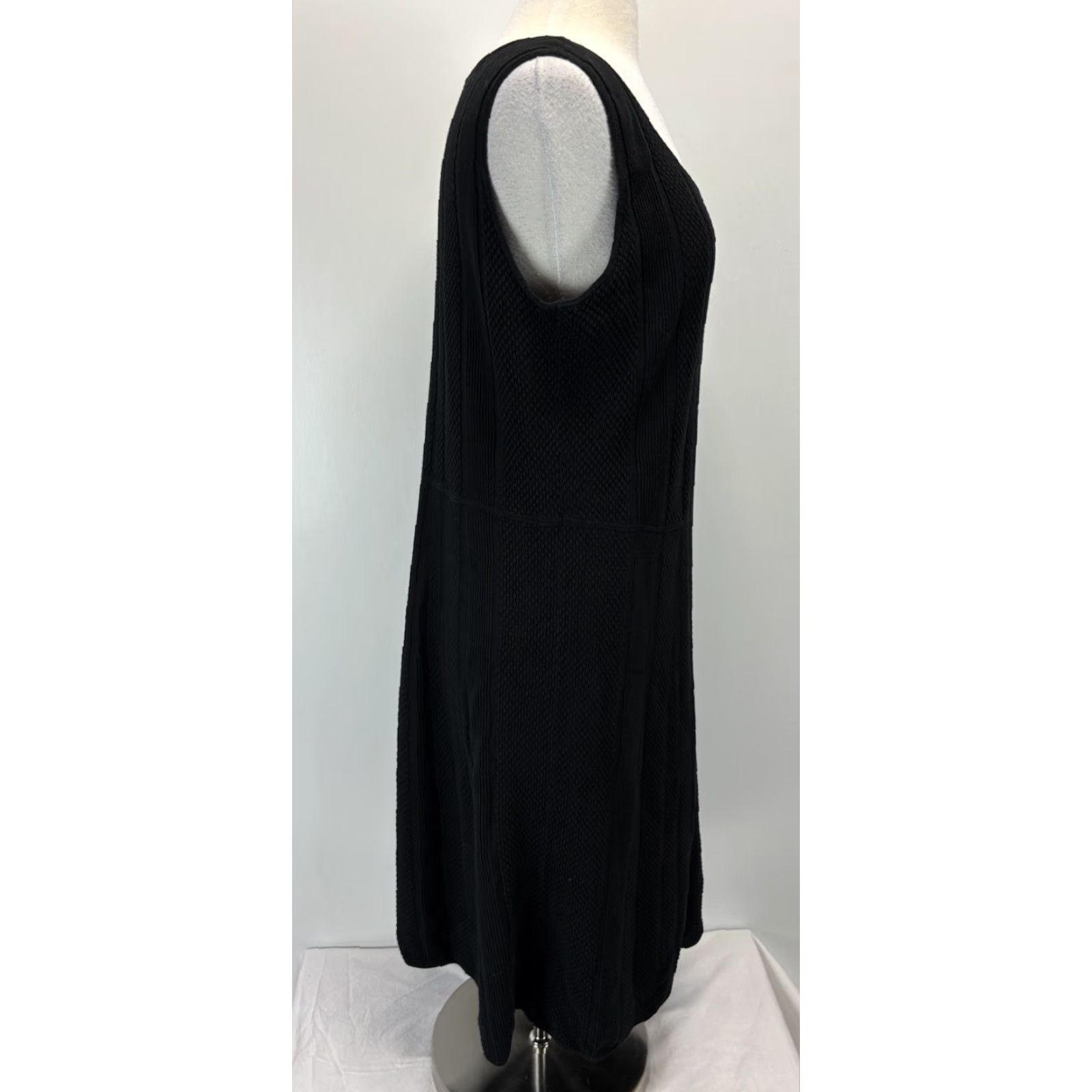 Talbots VINTAGE Talbots Knit Tank Dress 1X Plus Women Black Knee Length Classic Sleeveless Scoop Neck Pullover Dress Size 1X Women Accessories Clothing Size XL / US 12-14 / IT 48-50 - 4 Thumbnail