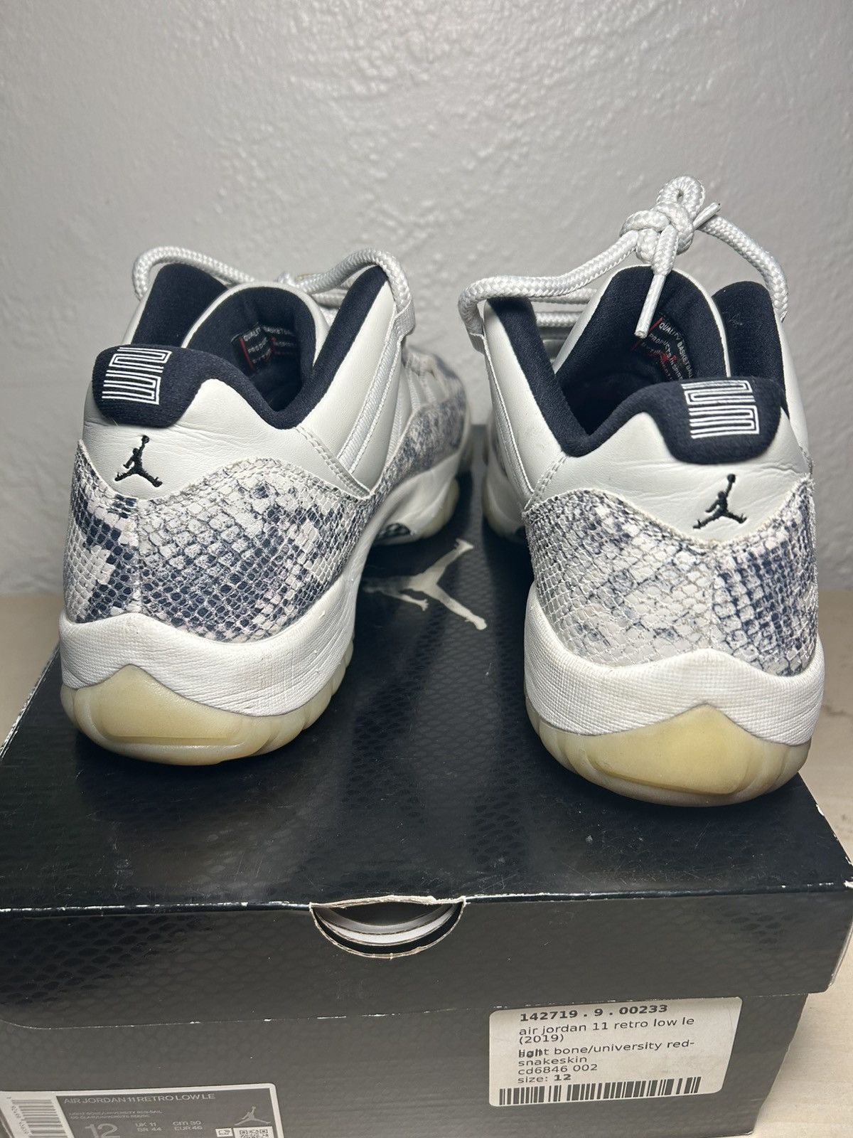 Jordan Brand Jordan “light bone” low top 11s Size US 12 / EU 45 - 4 Thumbnail