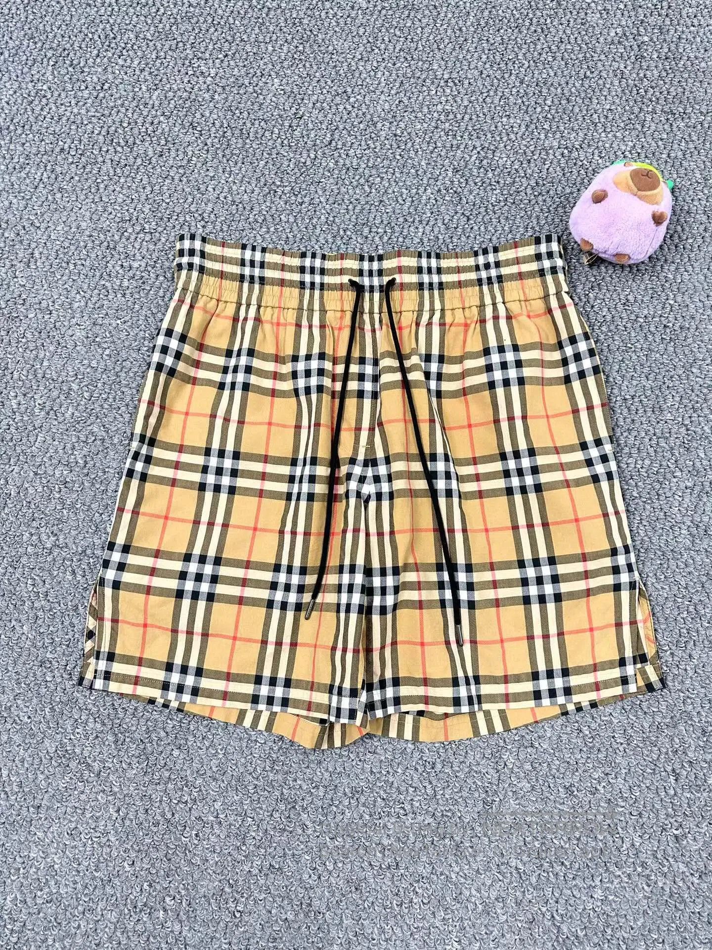 Burberry Burberry size UK4 Classic khaki check black edge silk shor Size 25" / US 0 / IT 36 - 1 Thumbnail