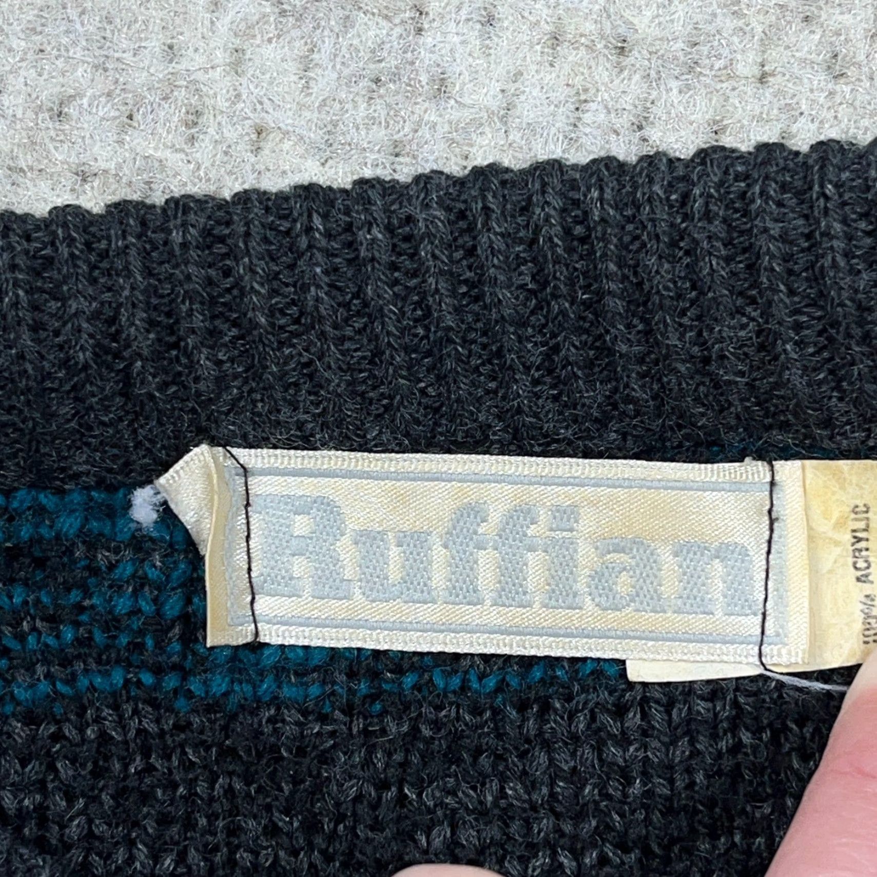 Vintage VINTAGE Ruffian Sweater Men M Gray Geometric Acrylic Knit 80s 90s USA Cosby Grandpa Pullover Crew Neck Mens Size US M / EU 48-50 / 2 - 4 Thumbnail