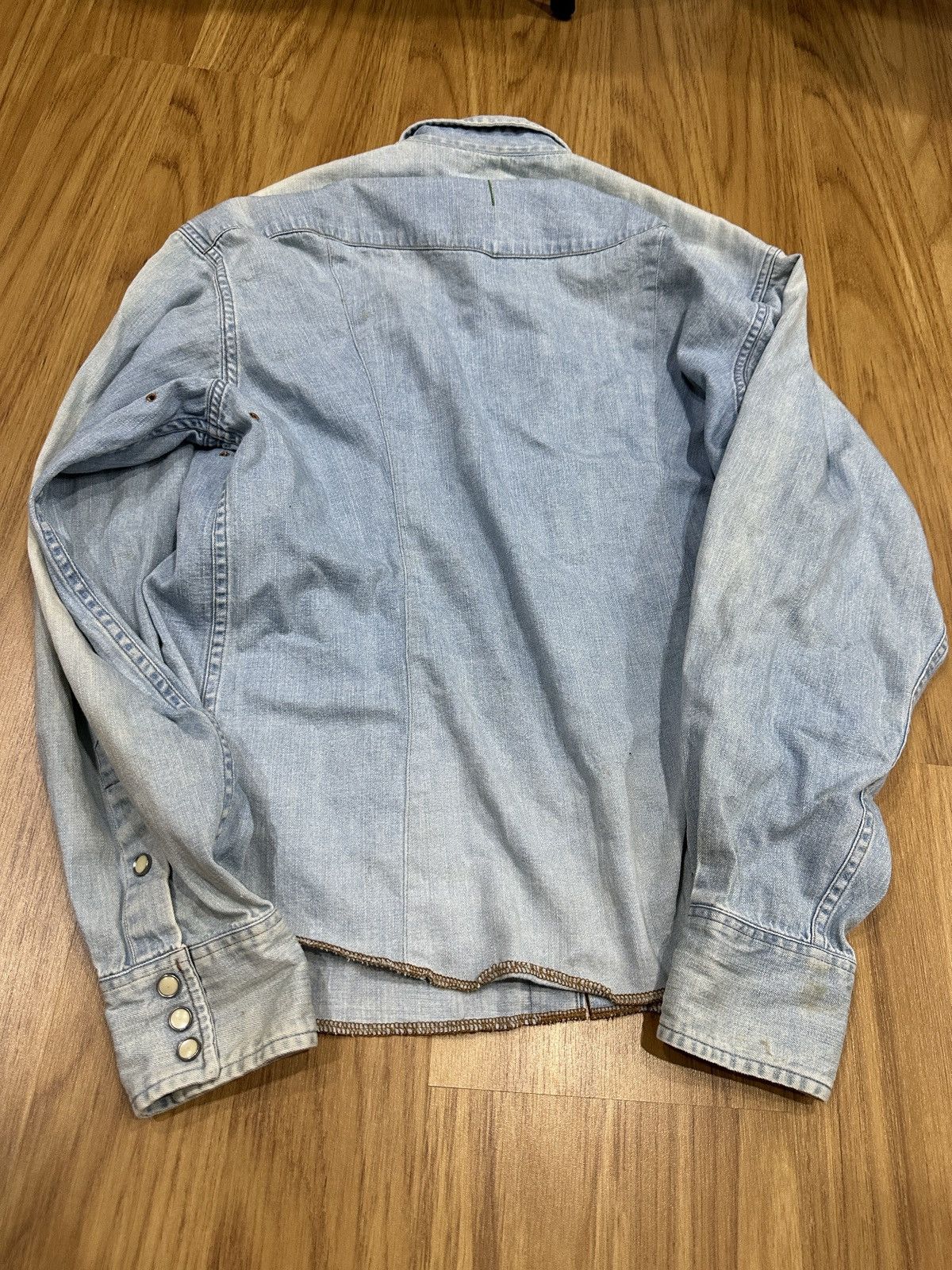 Needles Needles By Nepenthes Cross Sewn Chambray Pearl Button-Up Size US L / EU 52-54 / 3 - 3 Thumbnail