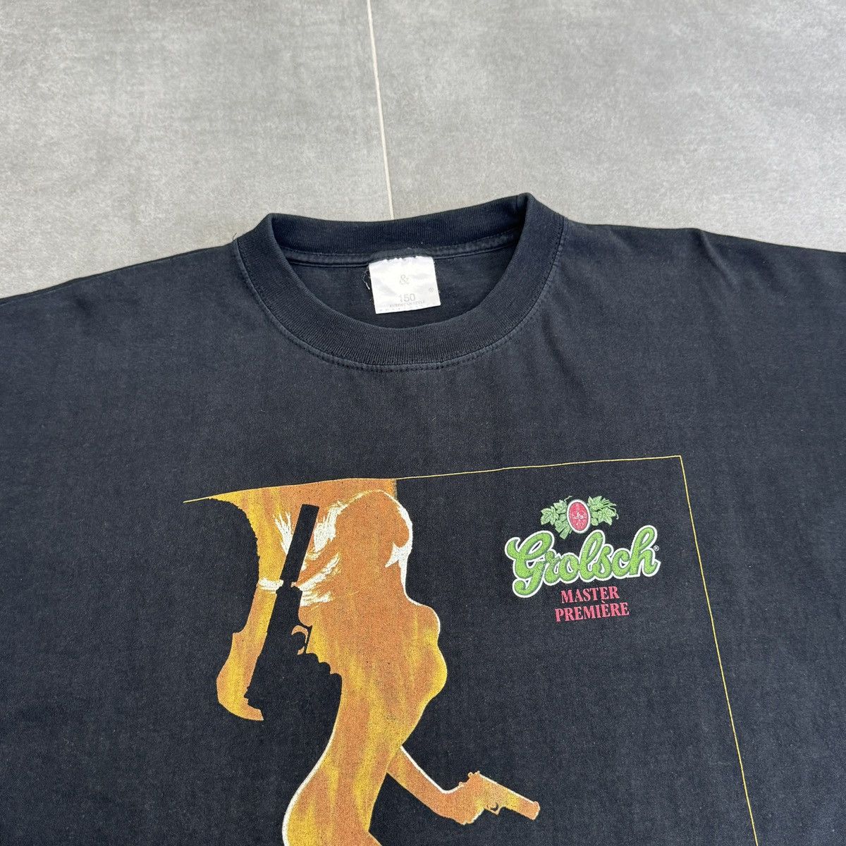 Vintage Vintage James Bond 007 Gun Symbol Logo 90s T-Shirt Men Siz L Size US L / EU 52-54 / 3 - 13 Thumbnail