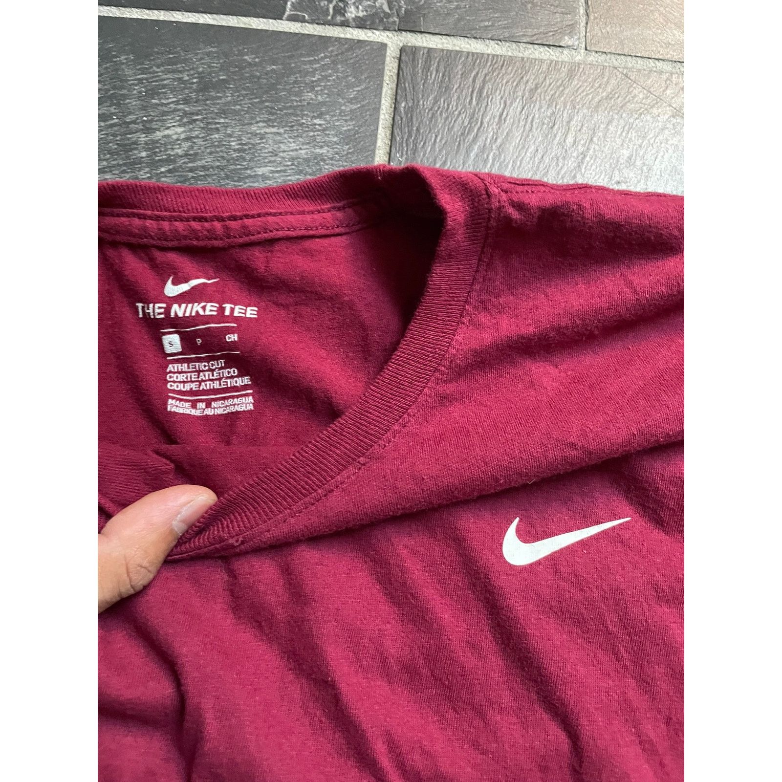 Nike Nike Swoosh Logo Tshirt Burgundy Small Size US S / EU 44-46 / 1 - 2 Thumbnail