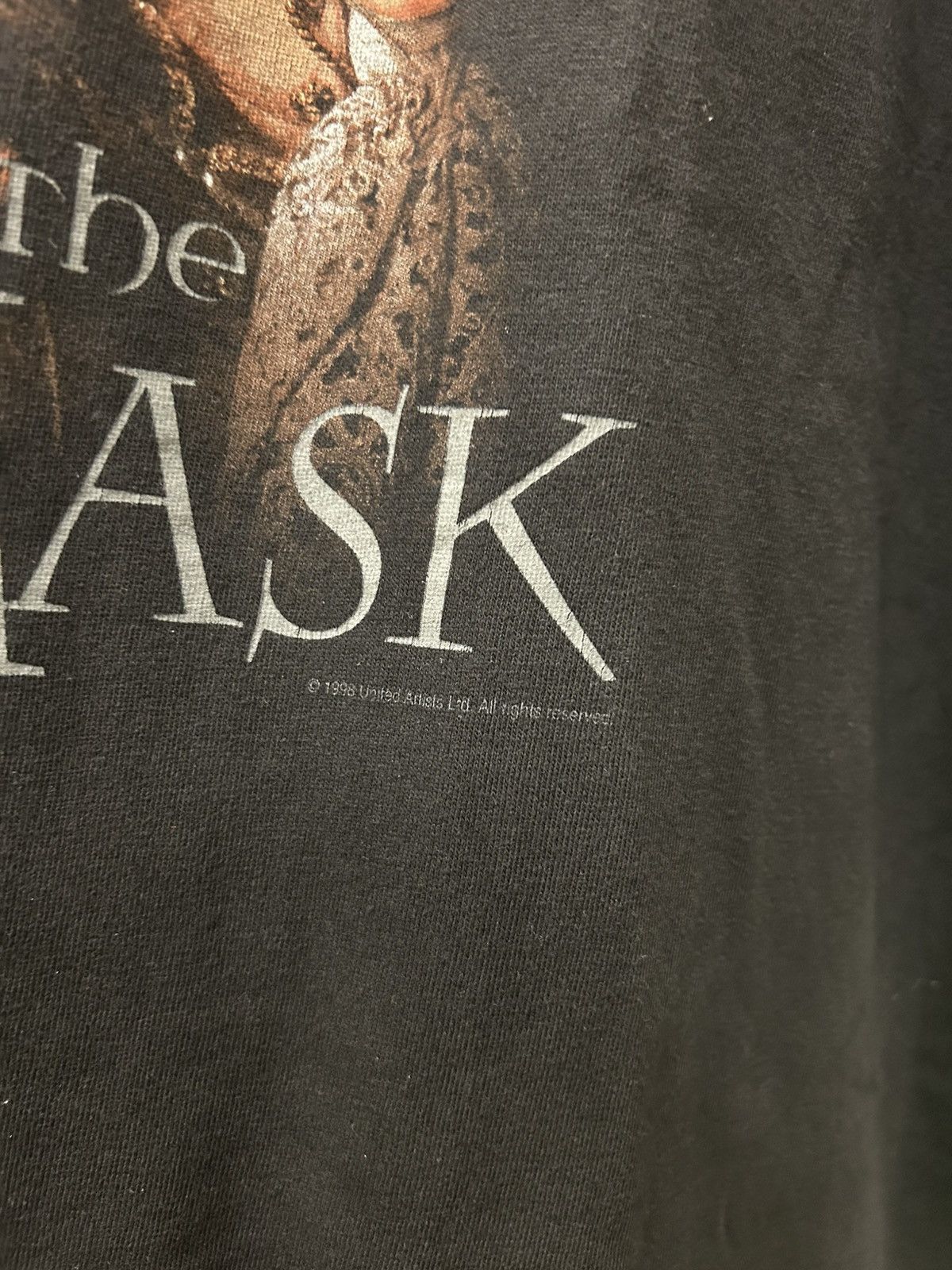 Vintage The Man In The Iron Mask Leonardo DiCaprio 1998 Movie Tee Size US L / EU 52-54 / 3 - 3 Thumbnail