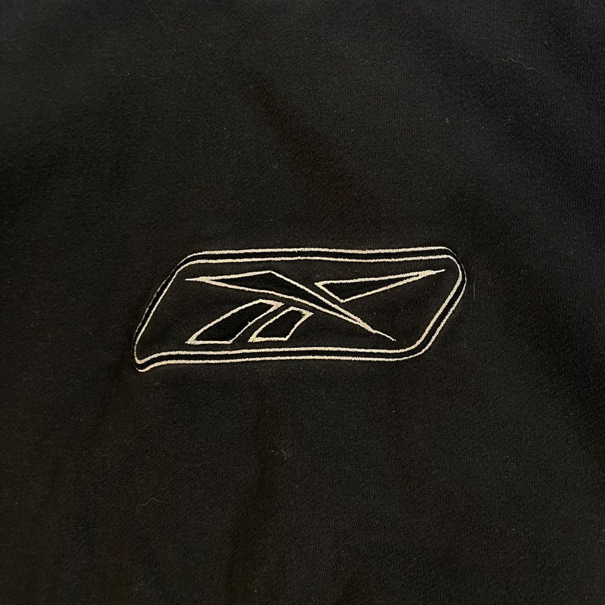Reebok Reebok navy crewneck sweatshirt with embroidered logo y2k Size US S / EU 44-46 / 1 - 6 Thumbnail